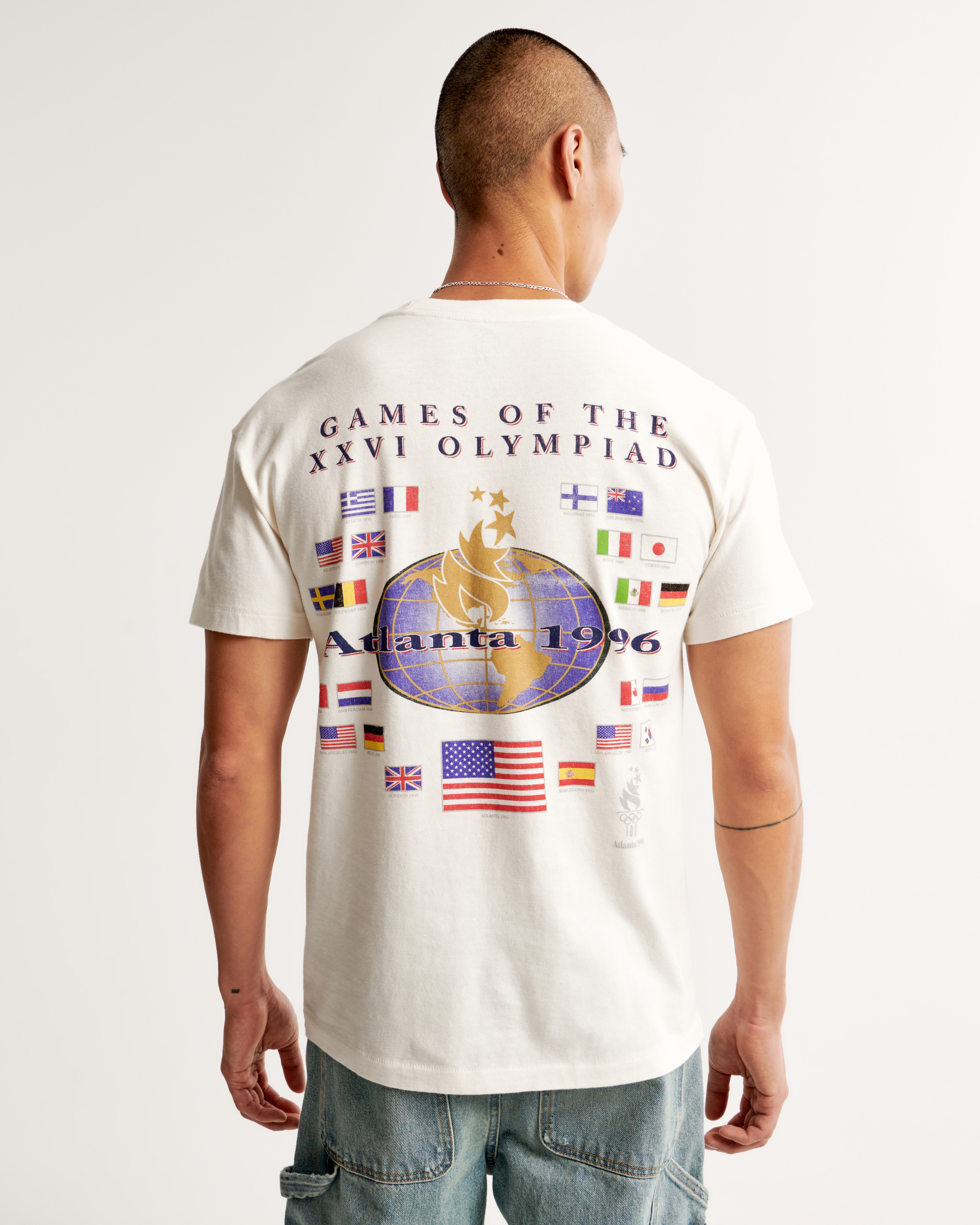 ★Abercrombie & Fitch★シカゴ ブルズ グラフィック T シャツ Men's Modelo Graphic Tee | Men's Clearance | Abercrombie.com