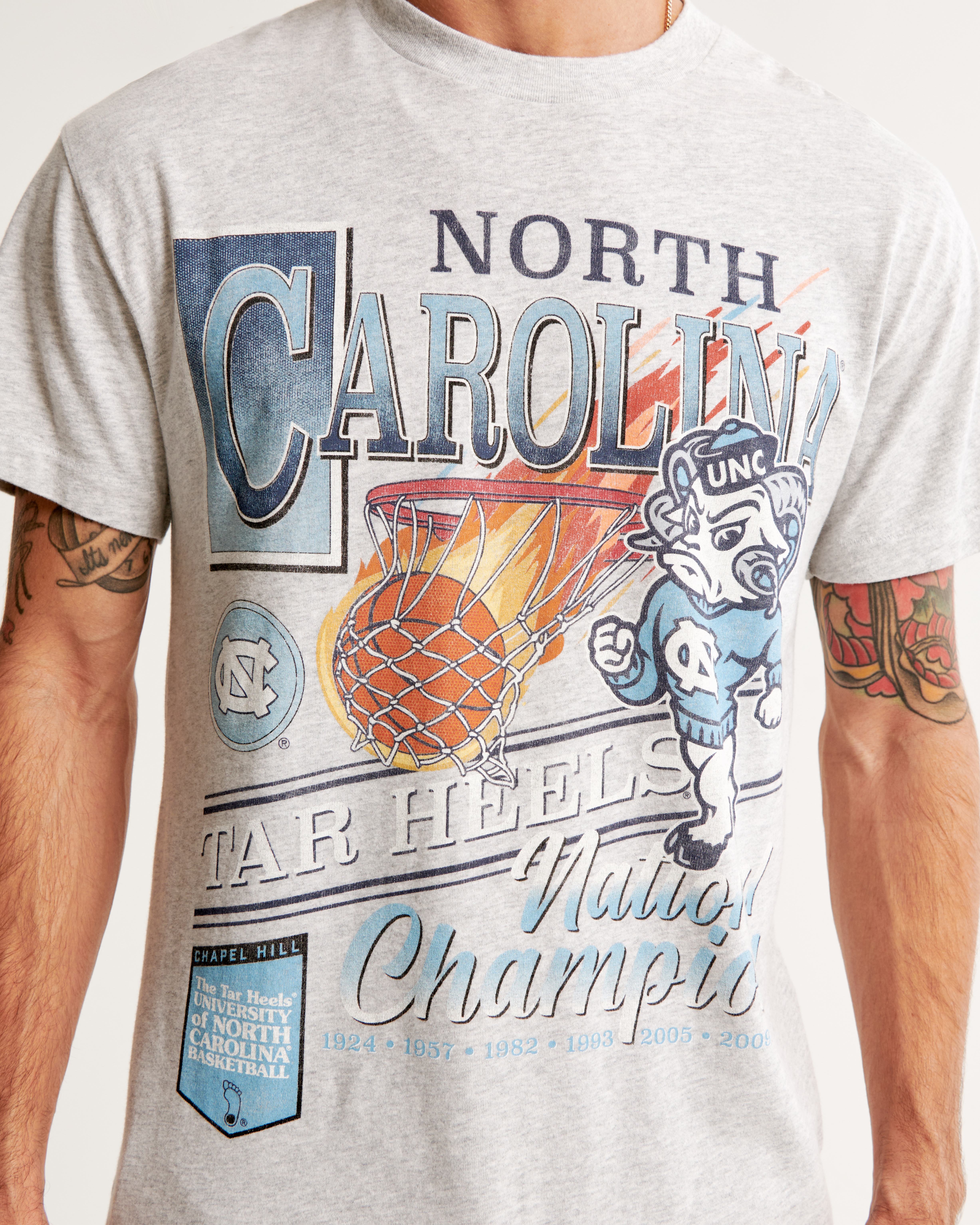 Unc blue graphic store tee