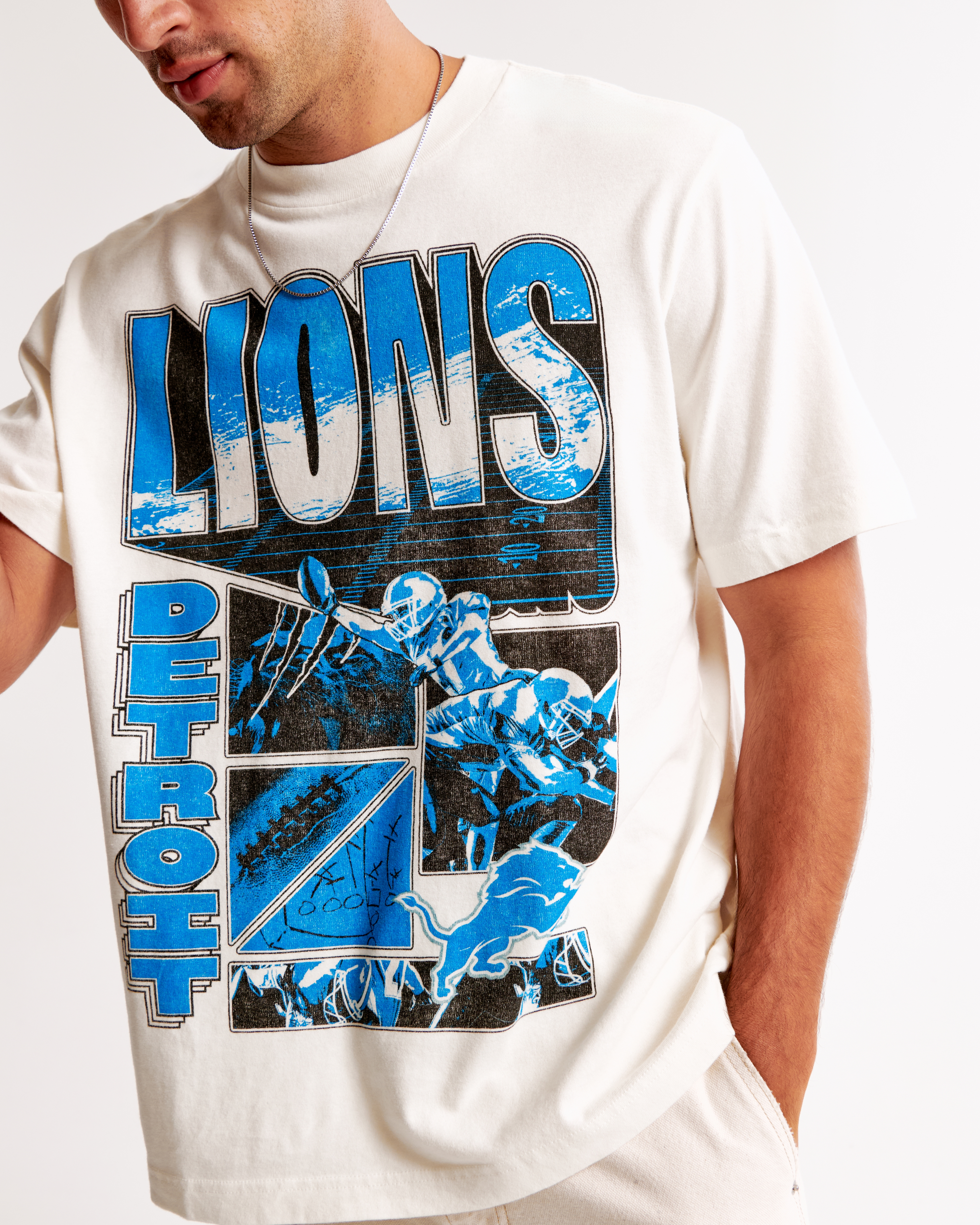 Men s Detroit Lions Vintage Inspired Graphic Tee Men s Tops Abercrombie