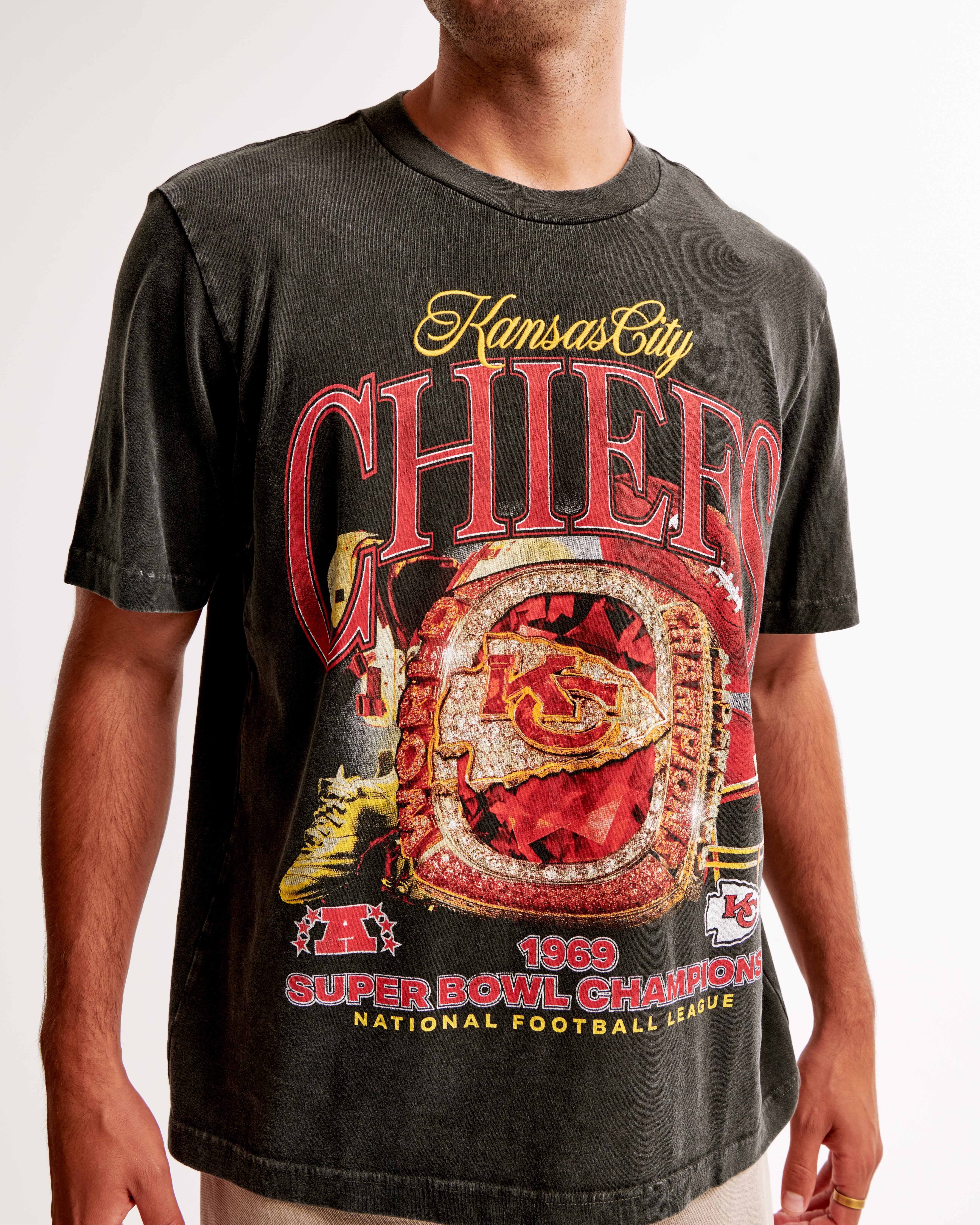 Abercrombie & Fitch Kansas City Chiefs Vintage-inspired Graphic Tee In White