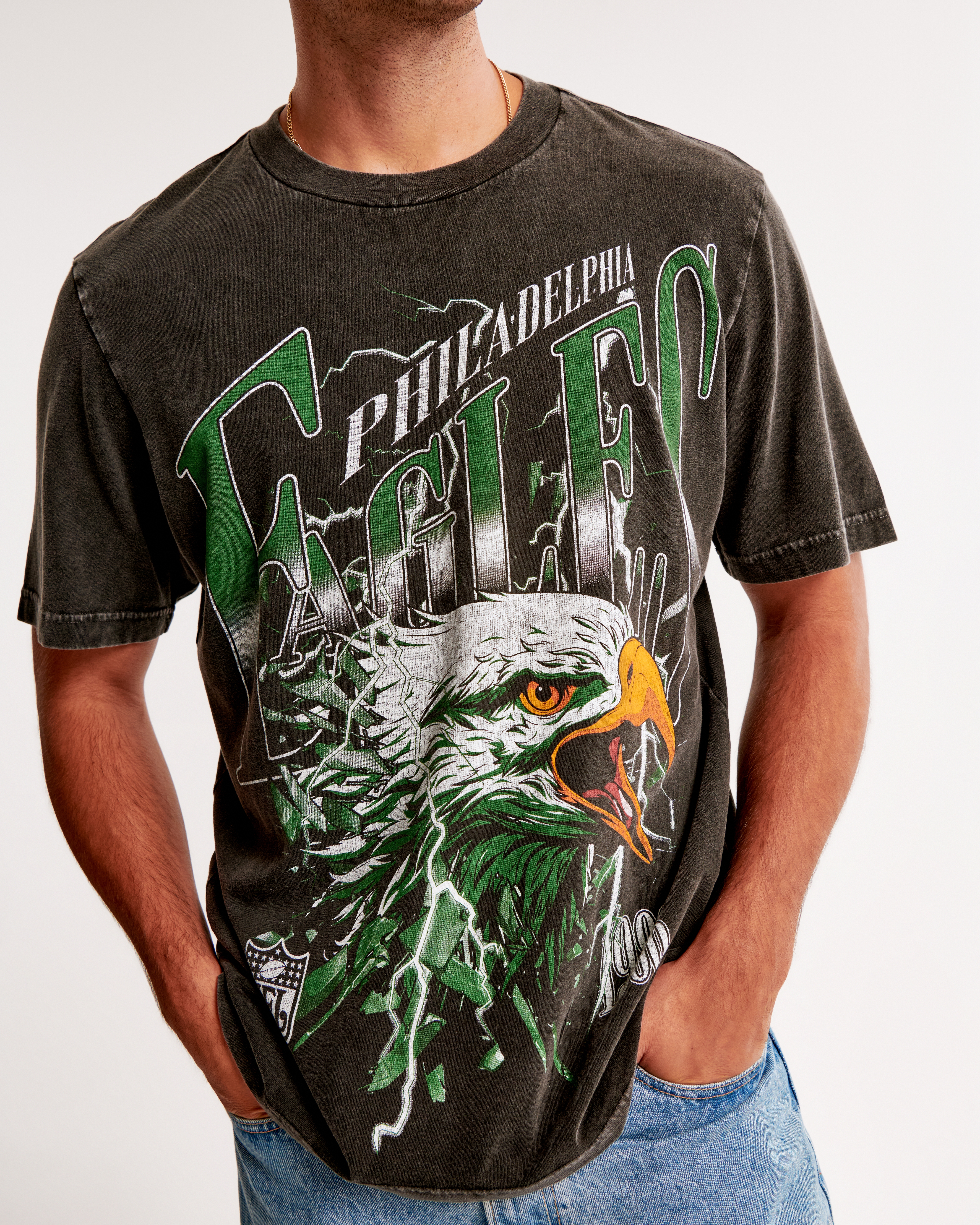 Men s Philadelphia Eagles Vintage Inspired Graphic Tee Men s Tops Abercrombie