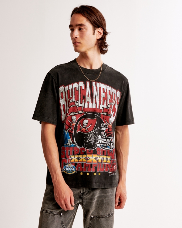 Tampa Bay Buccaneers Vintage-Inspired Graphic Tee, Black - Buccaneers view 1