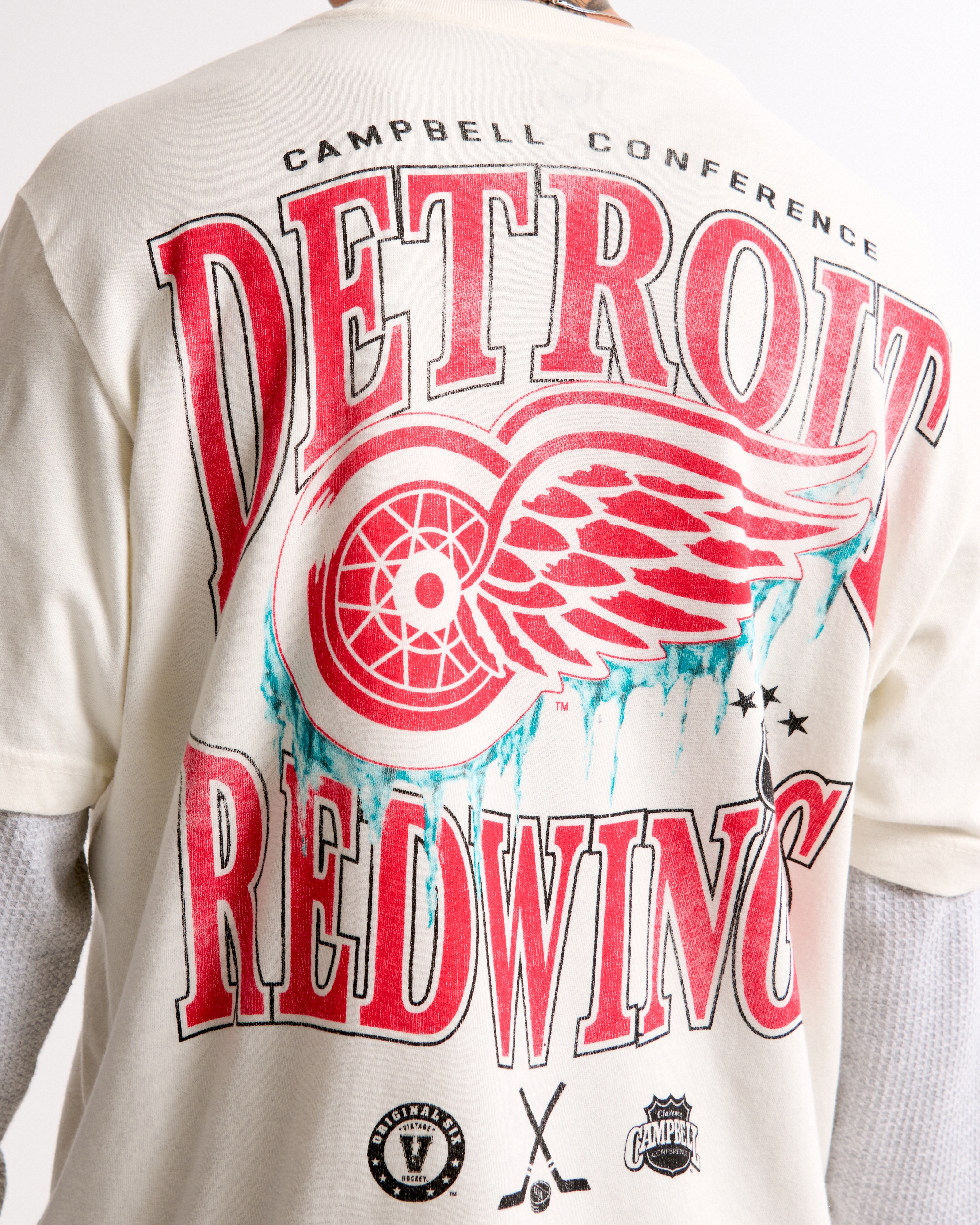 Abercrombie & Fitch Detroit Red Wings Vintage-Inspired Graphic Tee