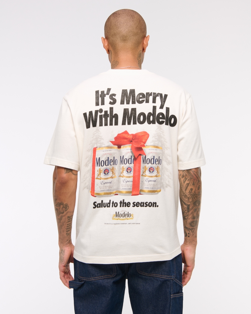 Modelo Vintage-Inspired Graphic Tee