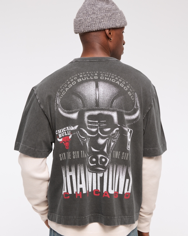 Cropped Chicago Bulls Graphic Tee, Black view 1