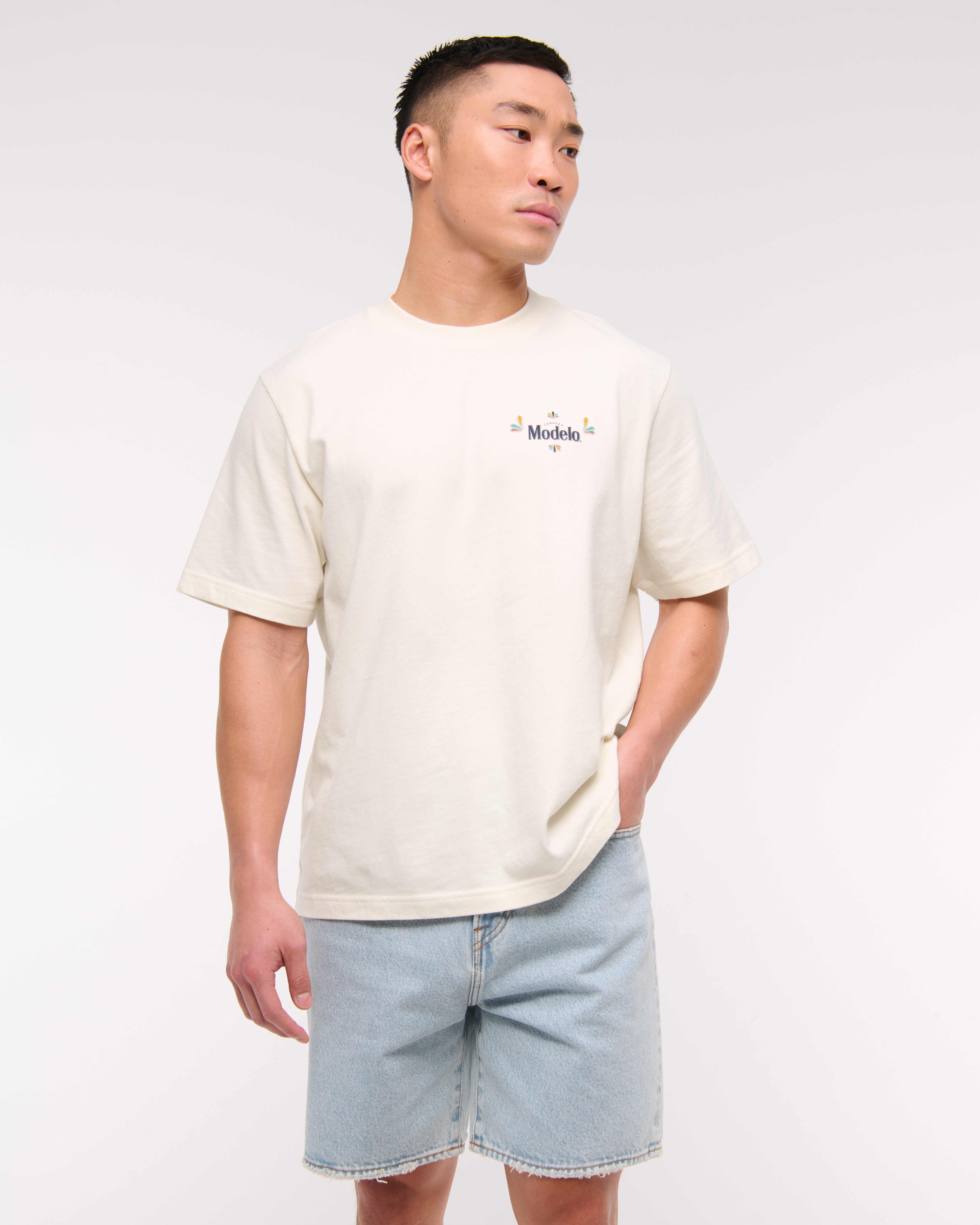 Men's Modelo Vintage-Inspired Graphic Tee | Men's Tops