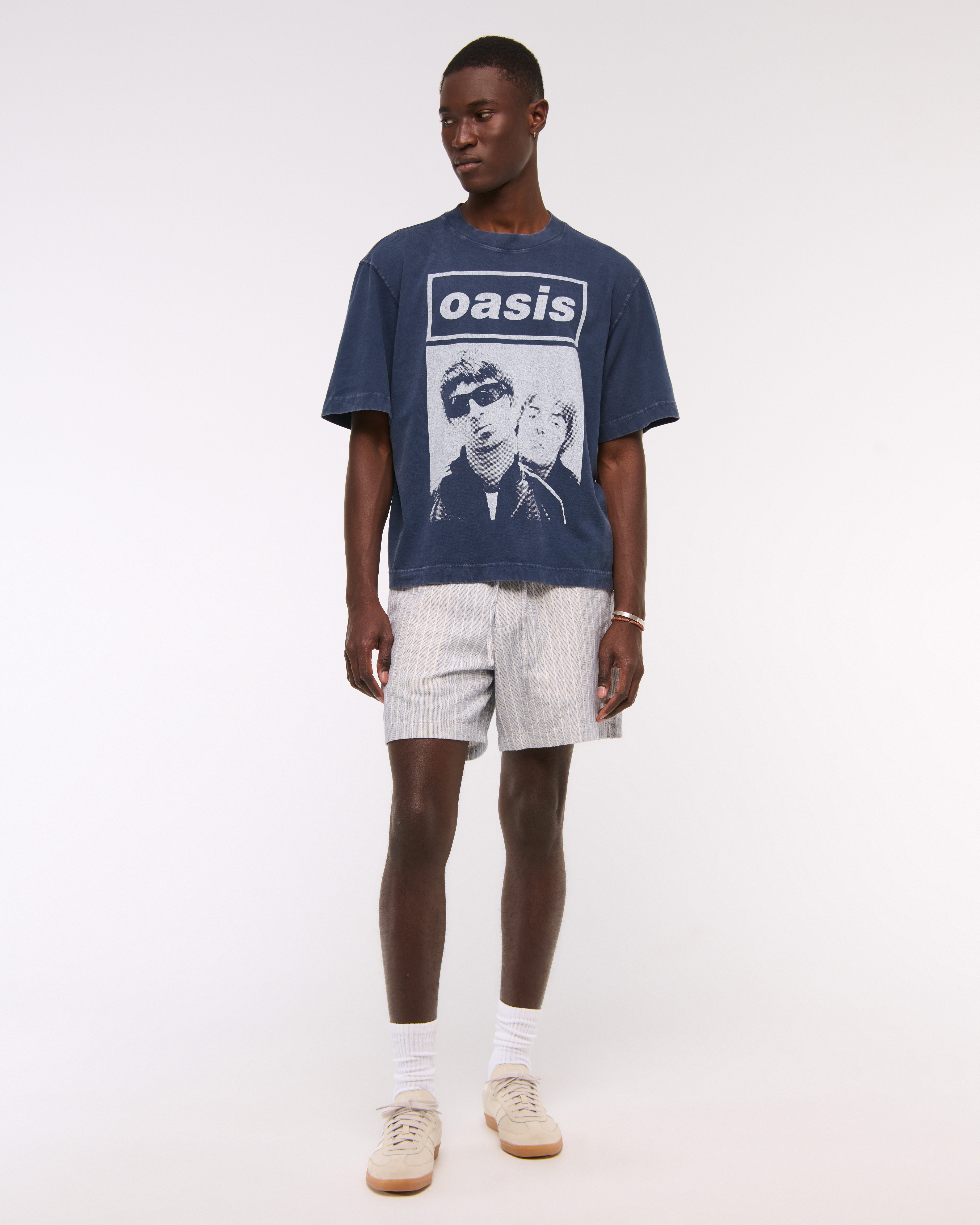 Abercrombie & Fitch:【Oasis】バンド Tシャツ Men's Oasis Shrunken Graphic Tee | Men's Summer Sale Up To