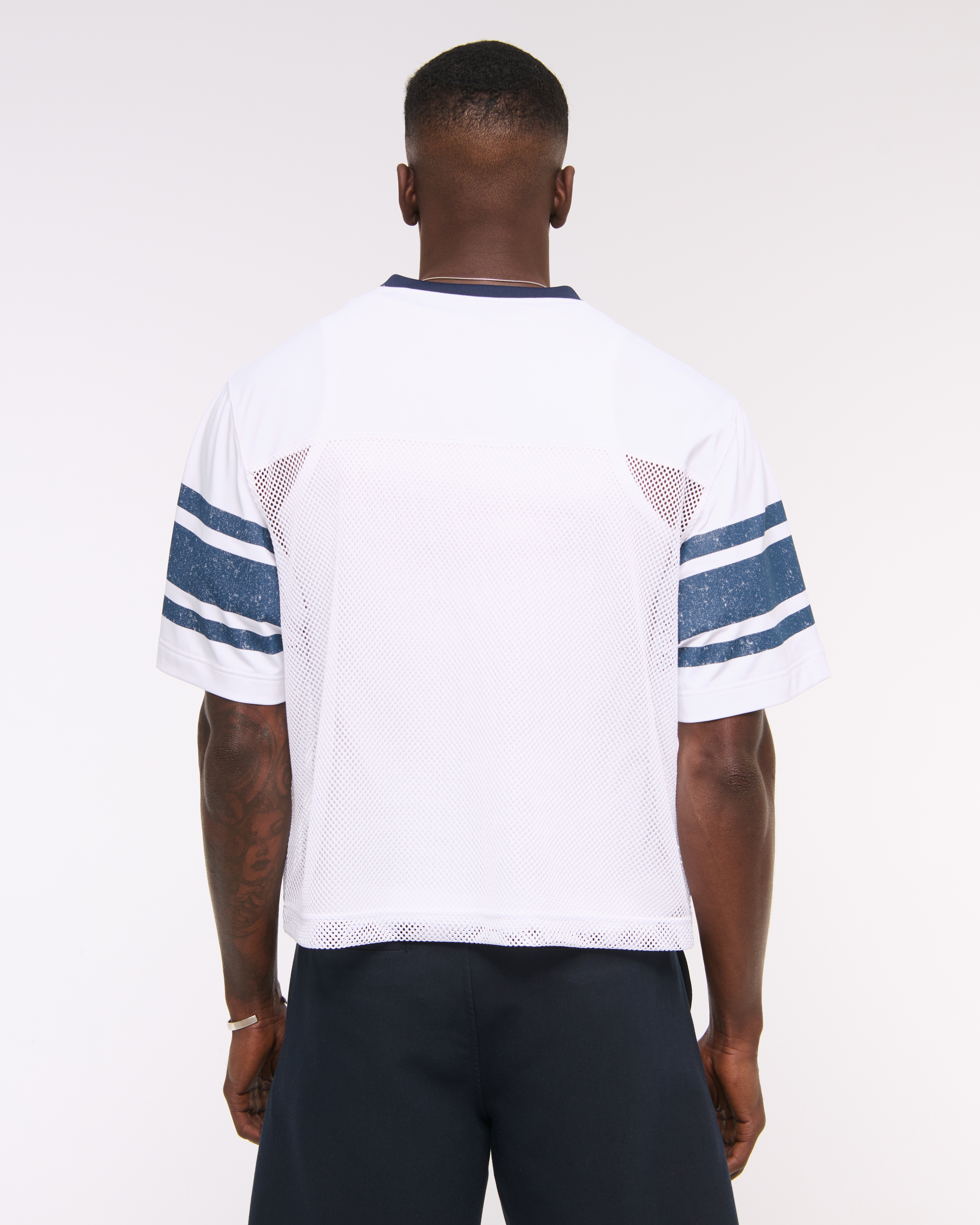 ★Abercrombie & Fitch★Coors クロップド メッシュ Tシャツ KIC_123-5068-00386-100_model2.