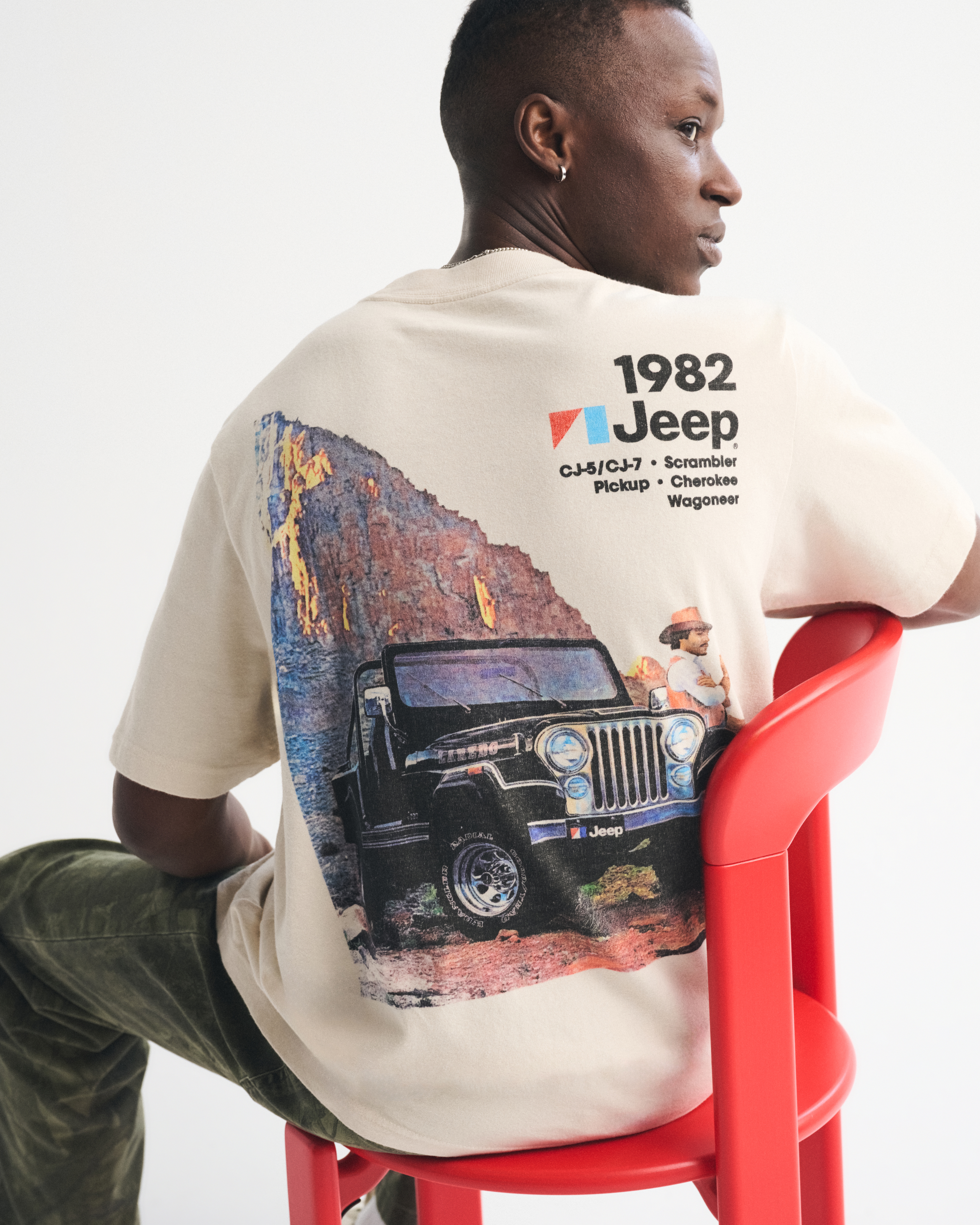Men's Vintage-Inspired Jeep Graphic Tee | Men's Tops