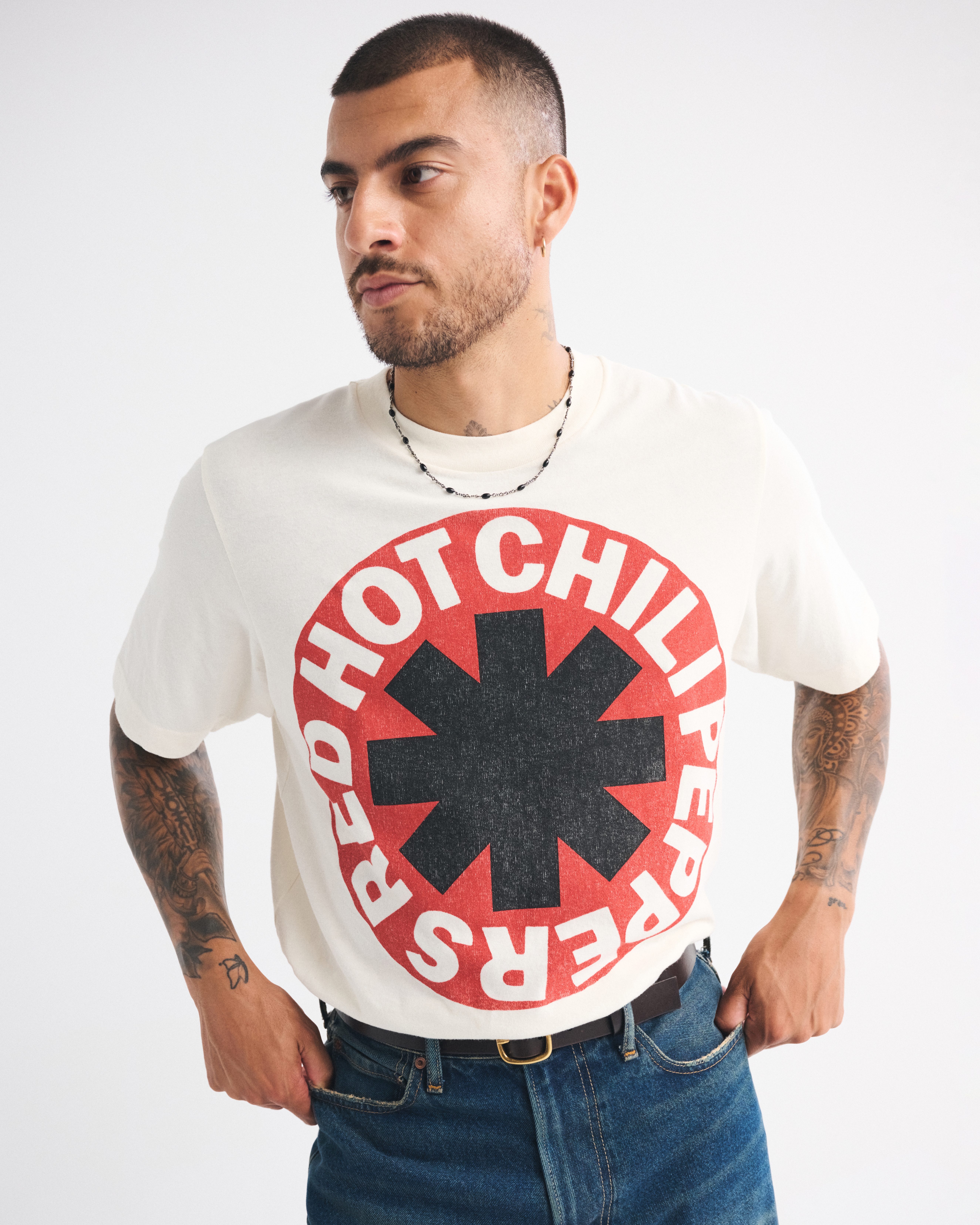 トップス VINTAGE RED HOT CHILI PEPPERS TEE Men's Red Hot Chili Peppers Vintage-Inspired Graphic Tee