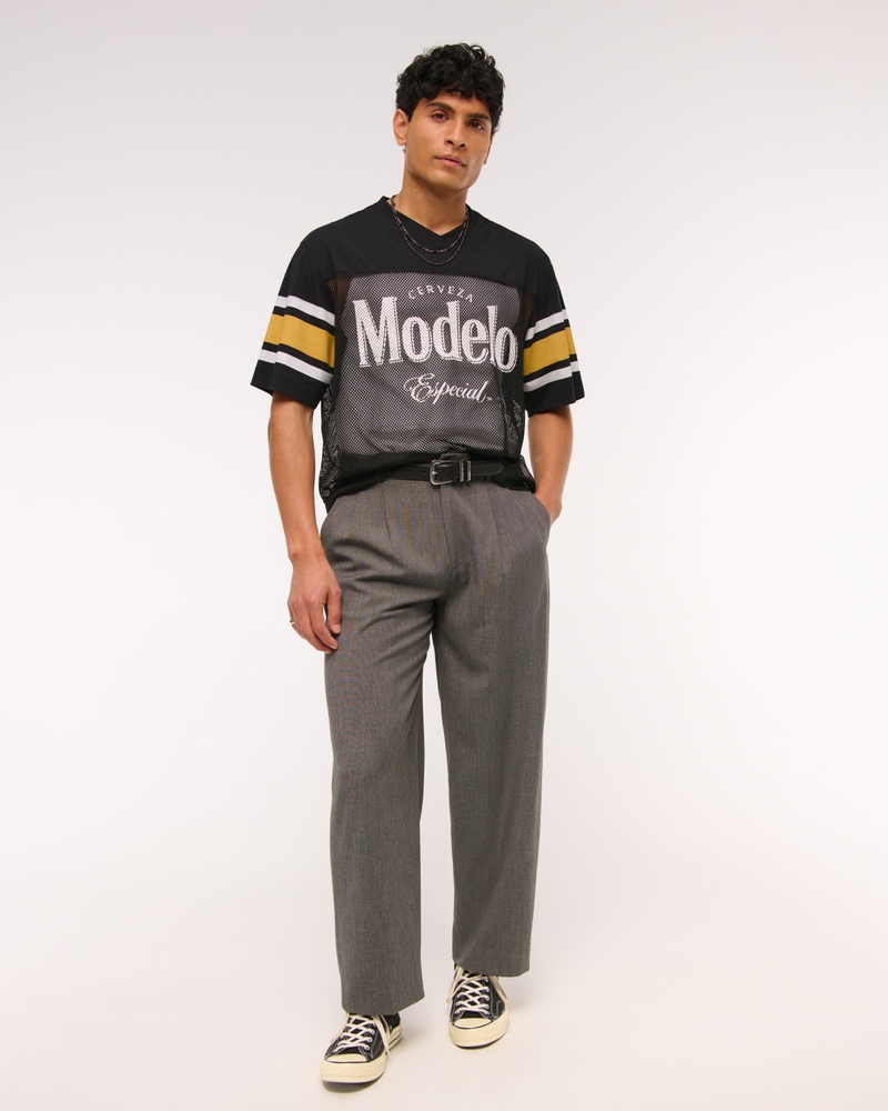 Modelo Cropped Football Jersey
