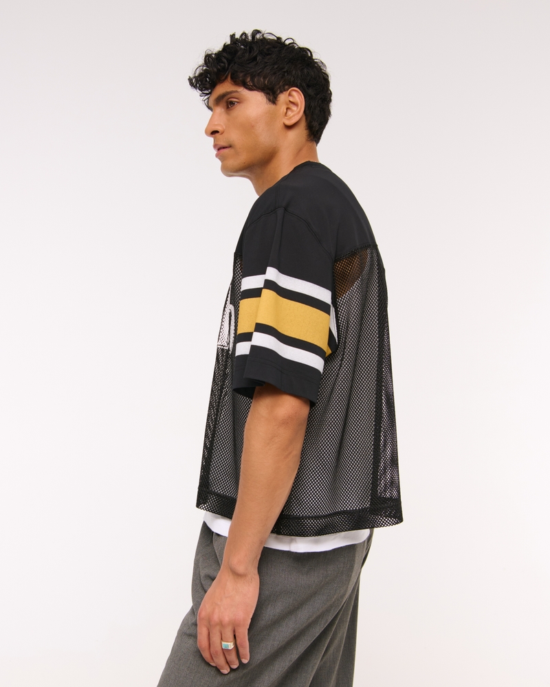 Modelo Cropped Football Jersey