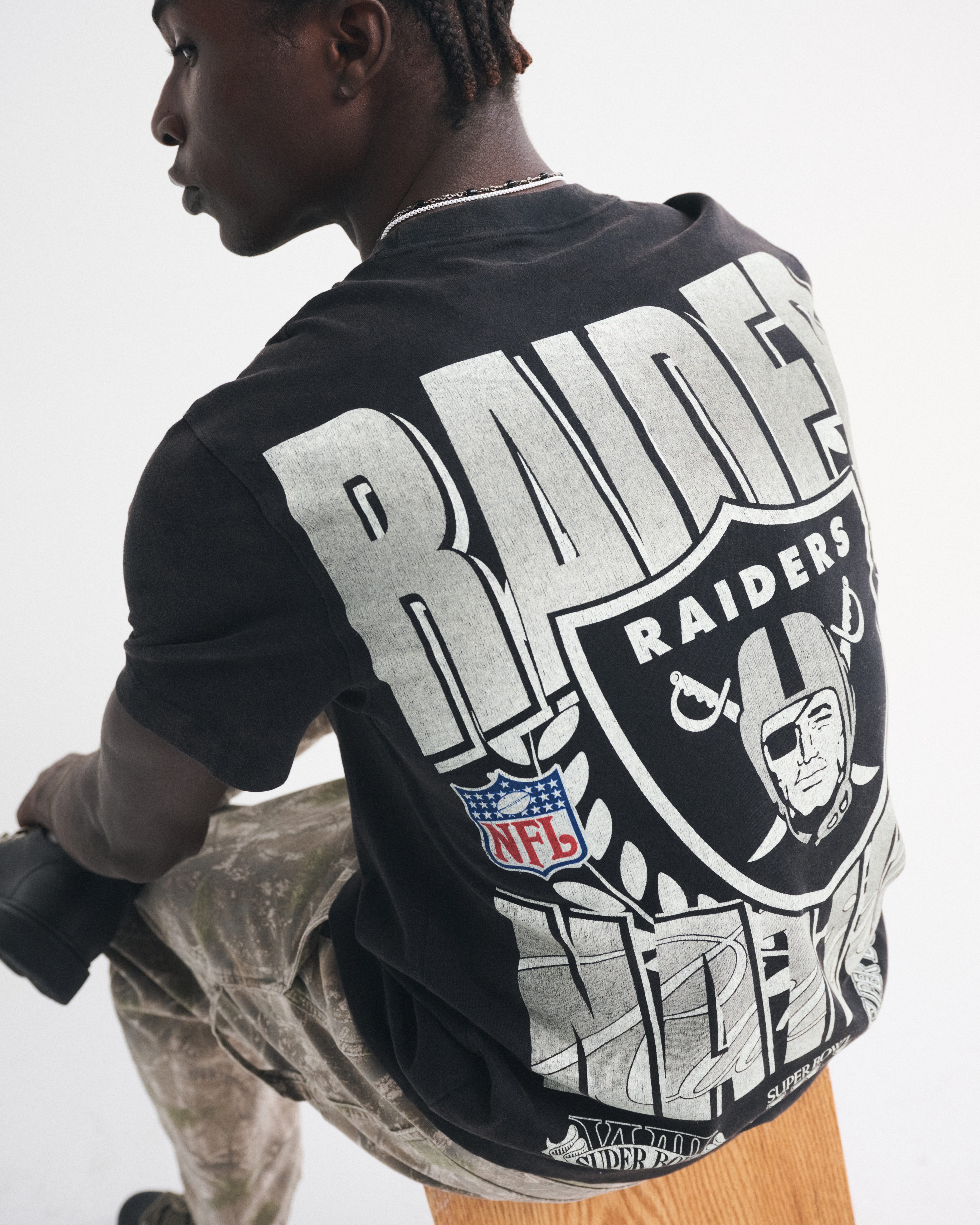 Abercrombie & Fitch Las Vegas Raiders Graphic Tee In Black