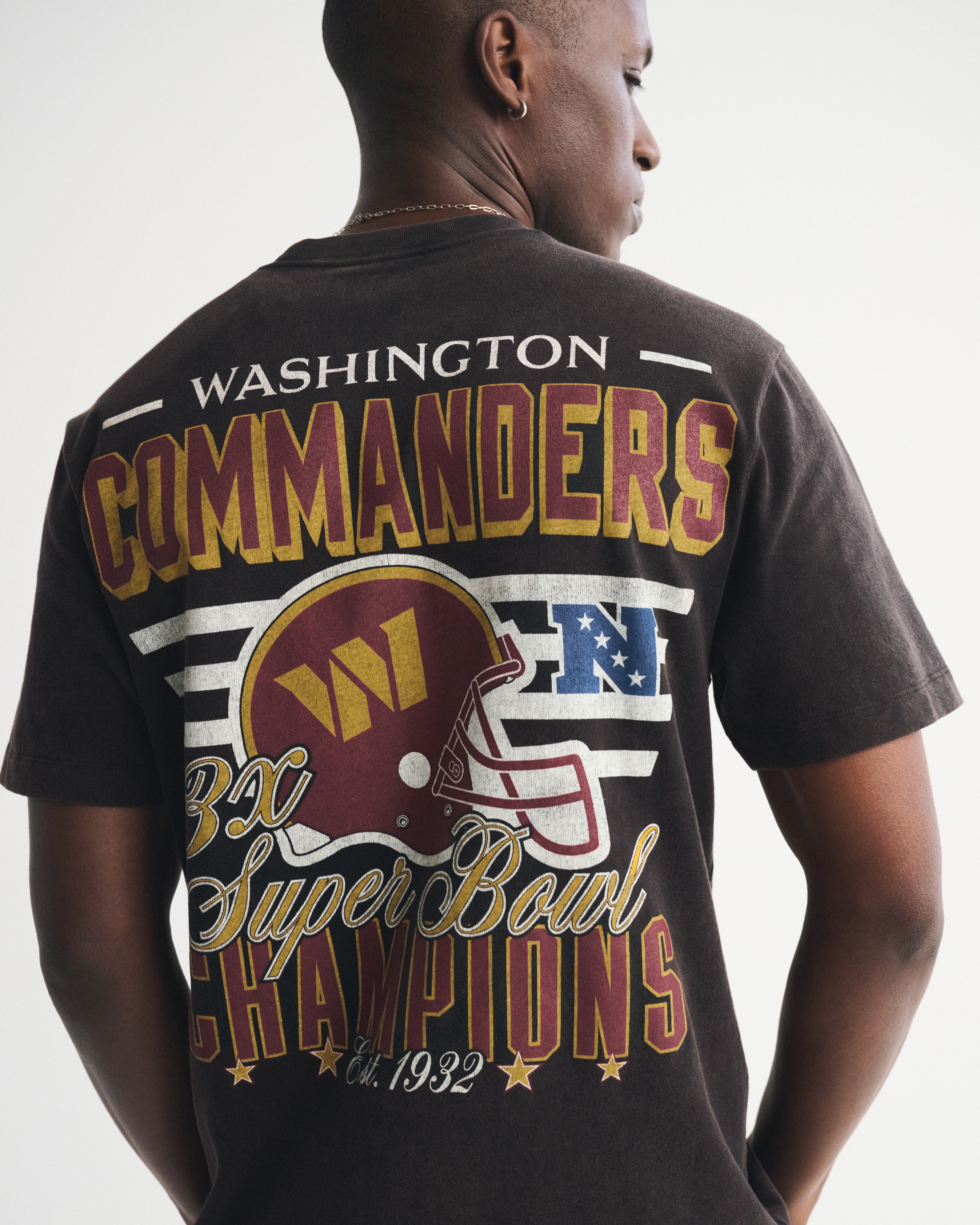 Мужские футболки Abercrombie & Fitch Las Vegas Raiders Graphic Tee — фото 3