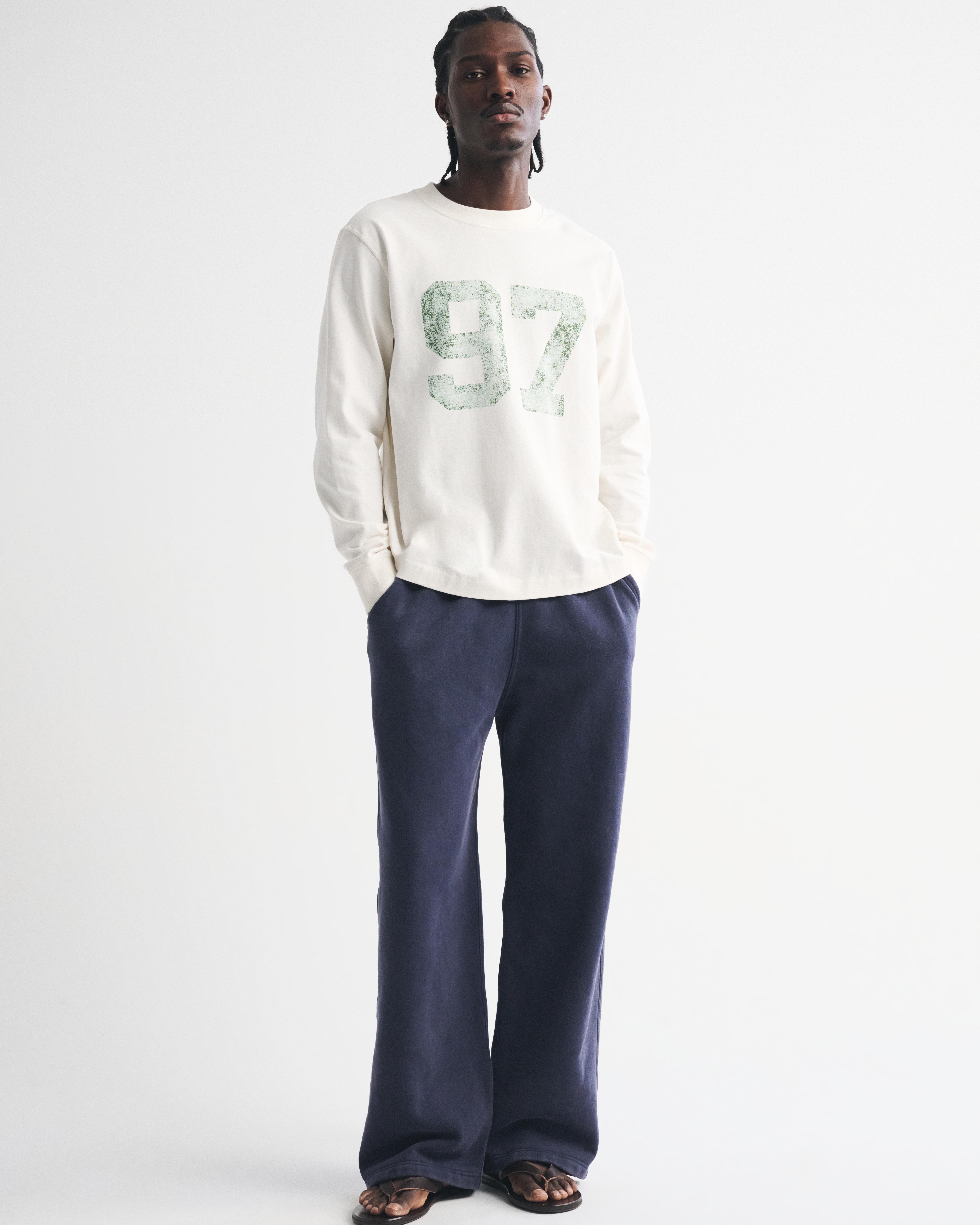 Мужские футболки Abercrombie & Fitch Long-Sleeve Premium Heavyweight 2.0 Graphic Tee — фото 3