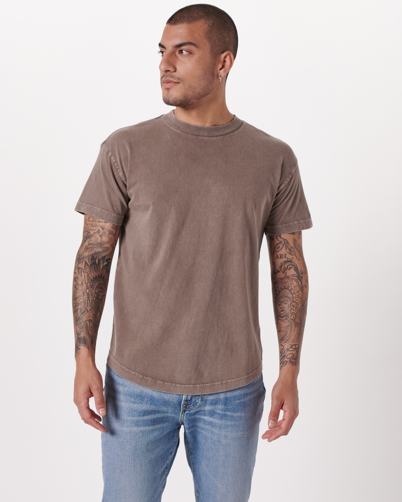 Men's Curved Hem T-Shirt — SMR Magazine