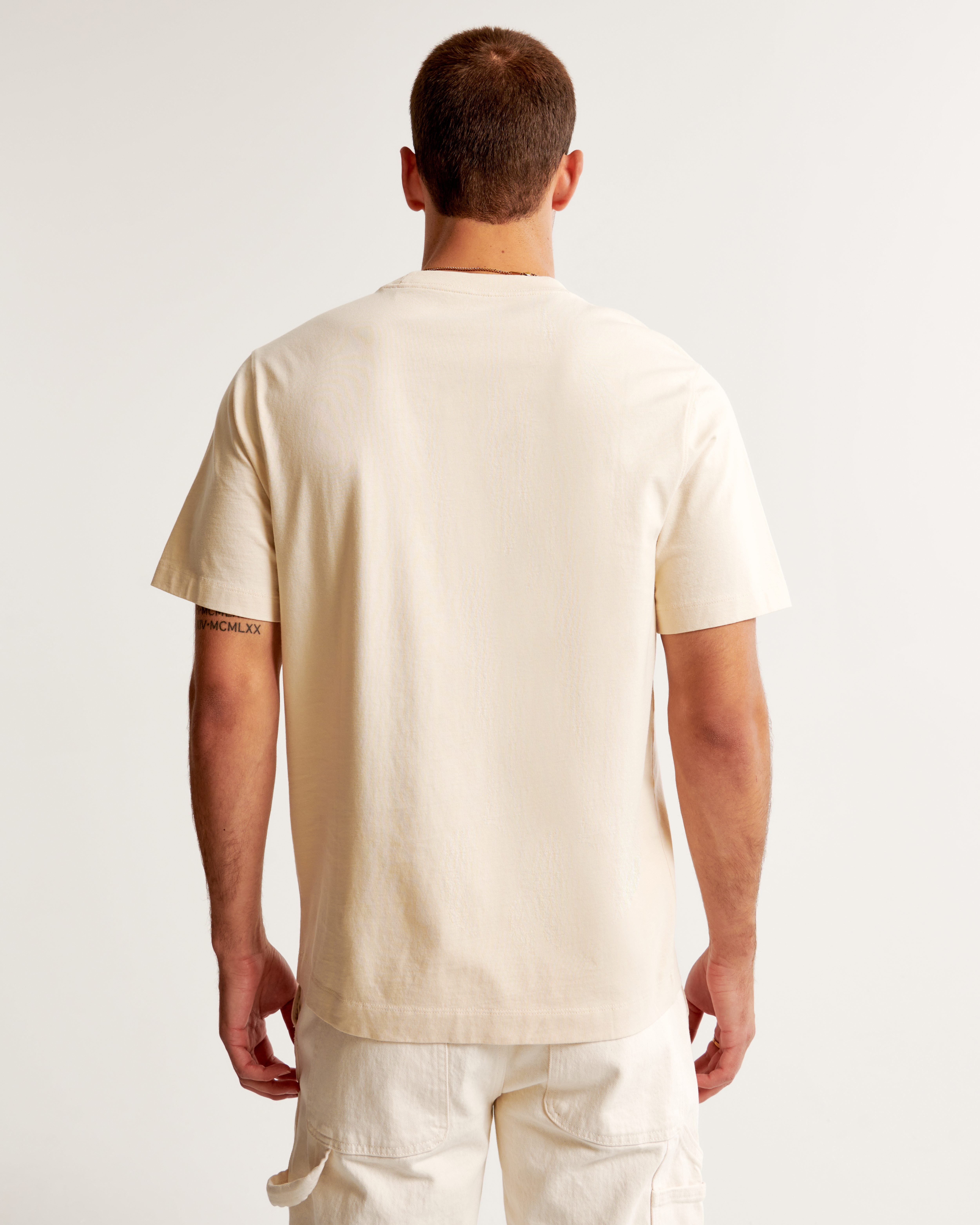 【Abercrombie & Fitch】クラシック ポリッシュ ロゴ Tシャツ メンズ クラシック ポリッシュ ロゴTシャツ | メンズ トップス