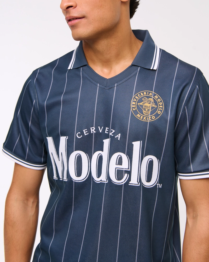 Modelo Soccer Jersey-Inspired Polo