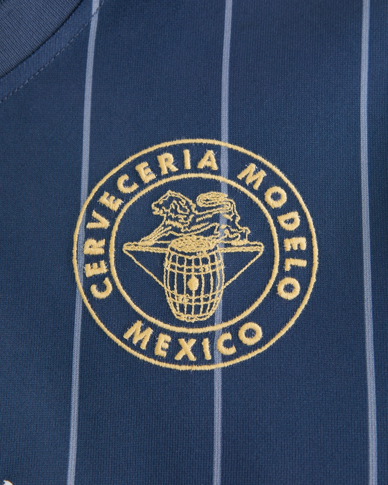 Modelo Soccer Jersey-Inspired Polo