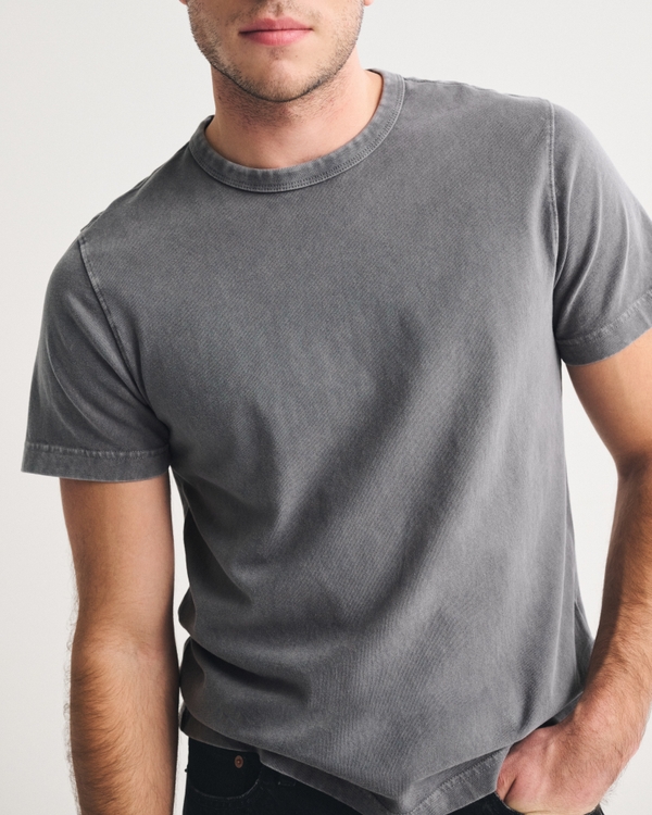 select to zoom model image