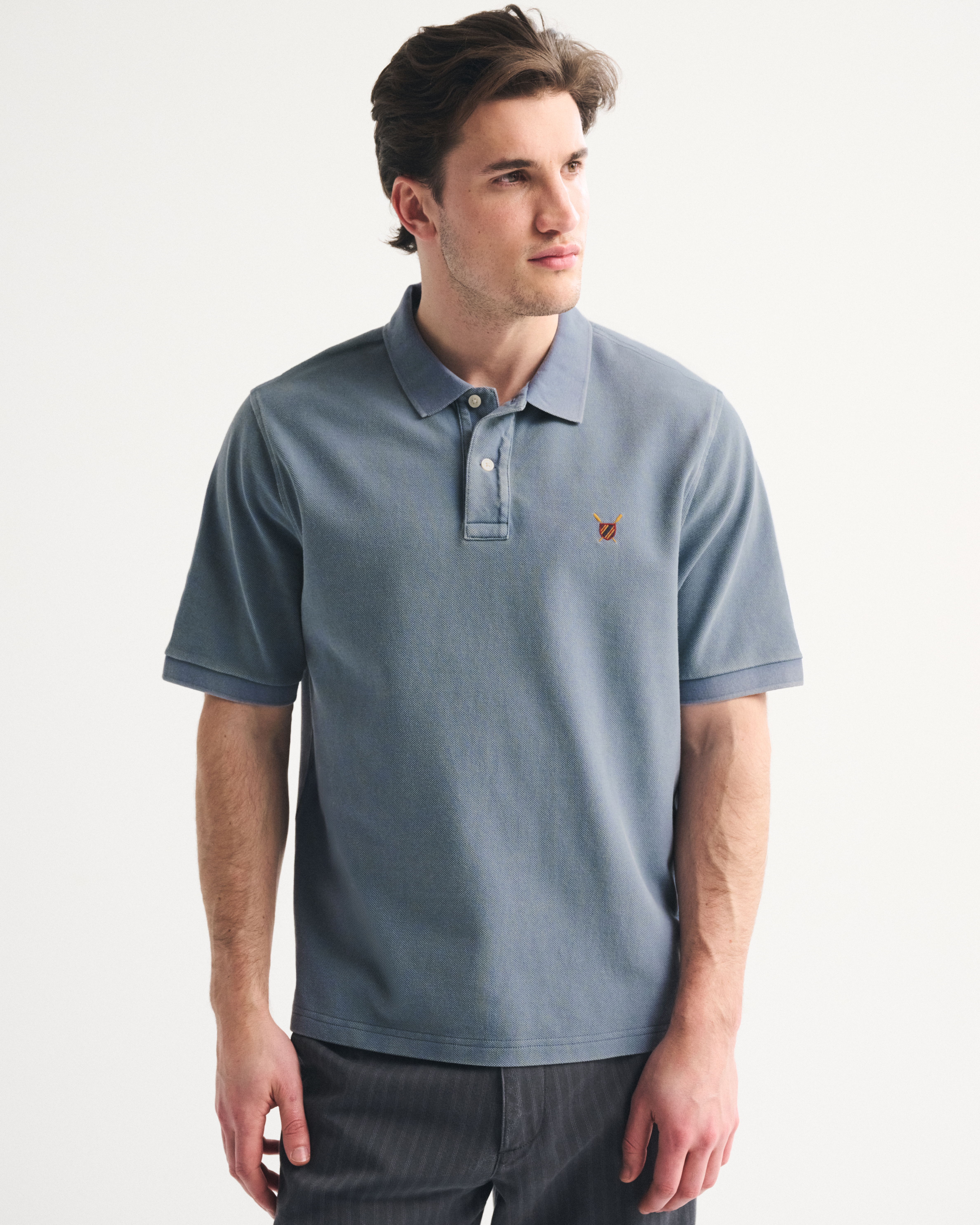 Мужское поло Abercrombie & Fitch 100% Cotton Pique Logo Polo, цвет: Холодный сланцевый варёный — фото 2