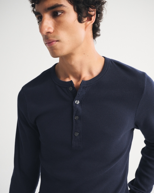 select to zoom model image