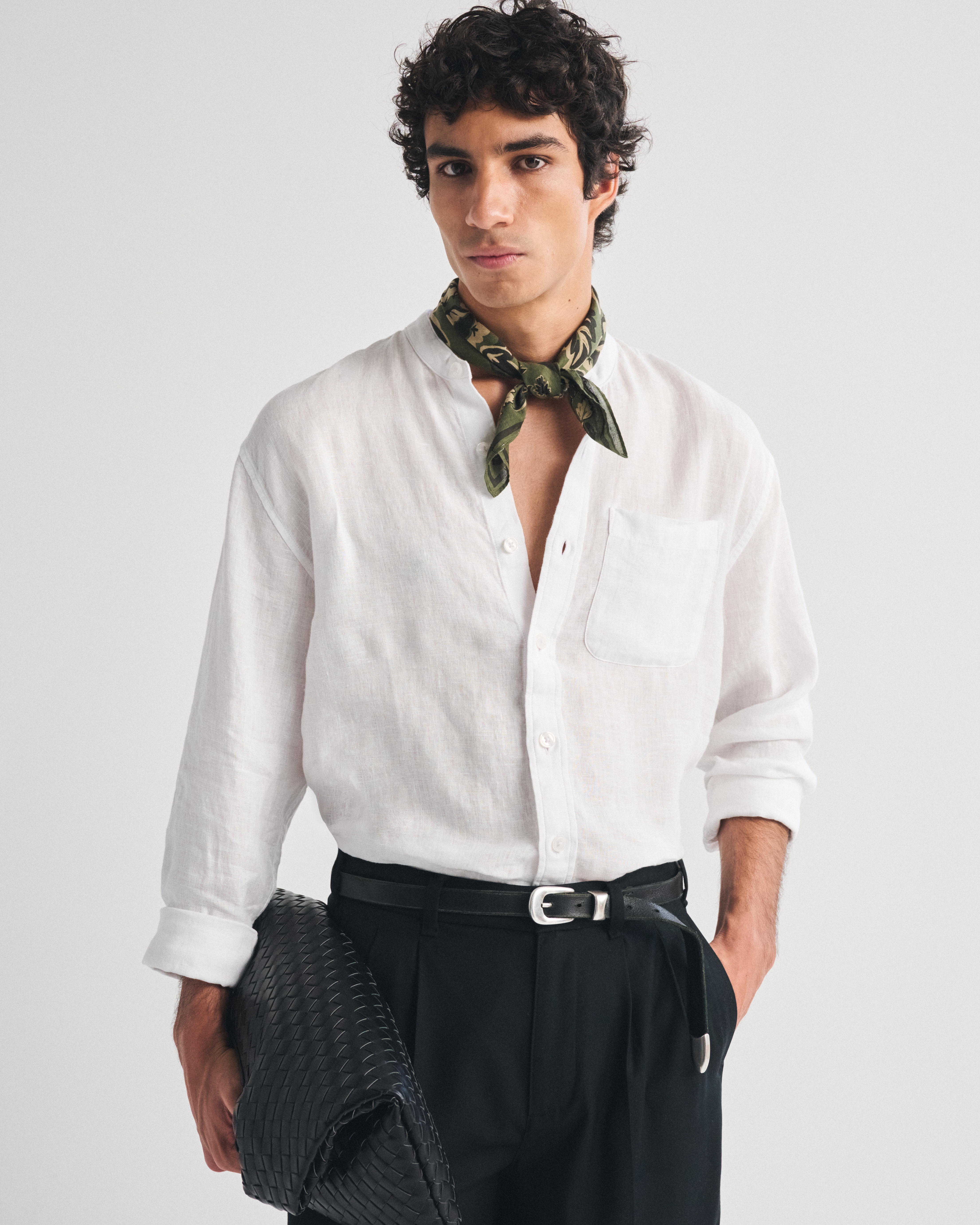 Мужские рубашки Abercrombie & Fitch 100% Linen Banded Collar Button-Up Shirt — фото 2