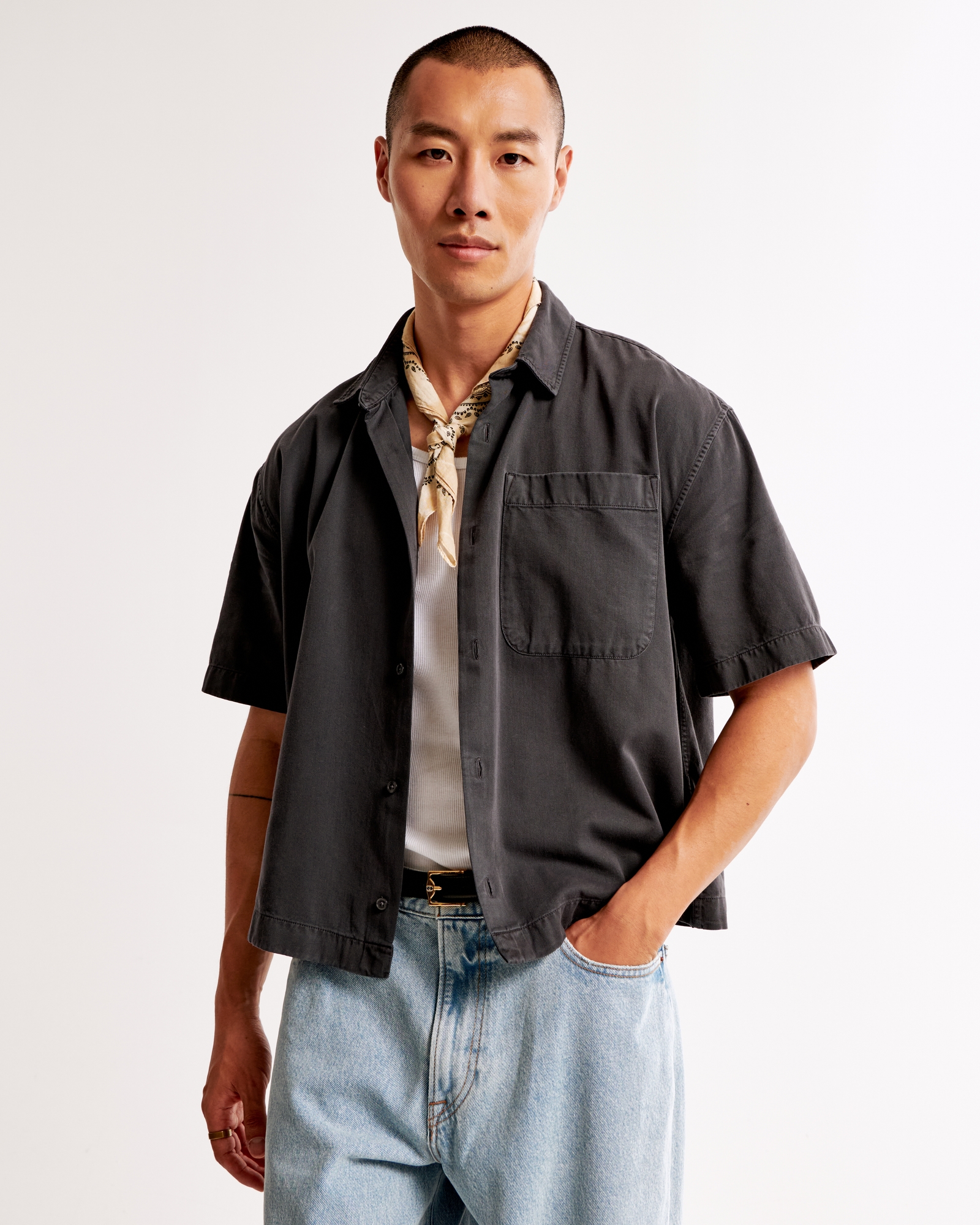 Short-Sleeve Cropped Workwear Button-Up Shirt