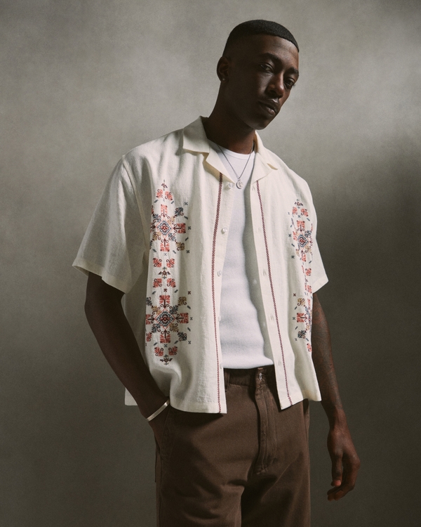 Camp Collar Cropped Summer Linen-Blend Embroidered Shirt, Off White Pattern