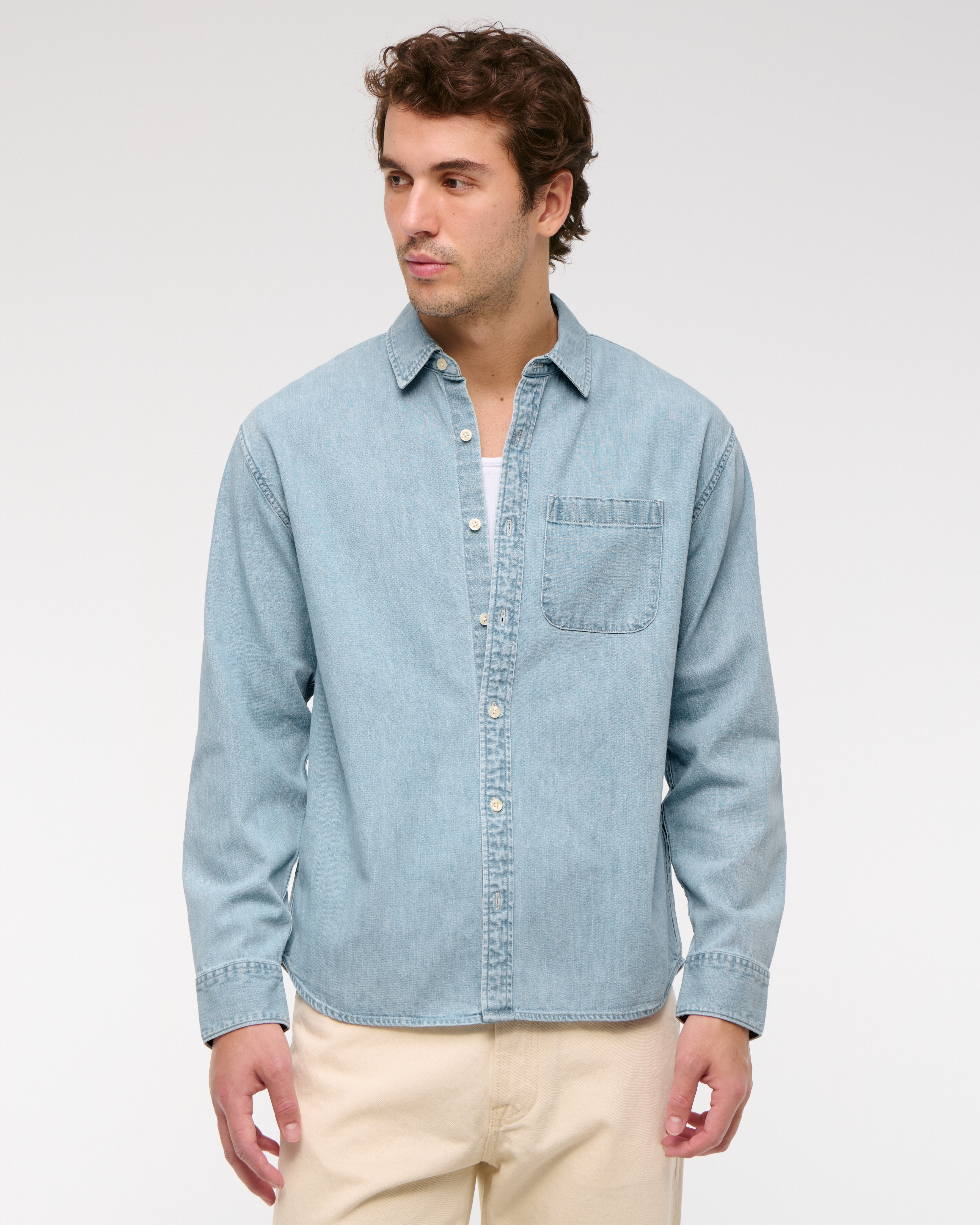 ◆Abercrombie & Fitch◆ボタンアップ デニムシャツ Men's Denim Button-Up Shirt | Men's Tops | Abercrombie.com