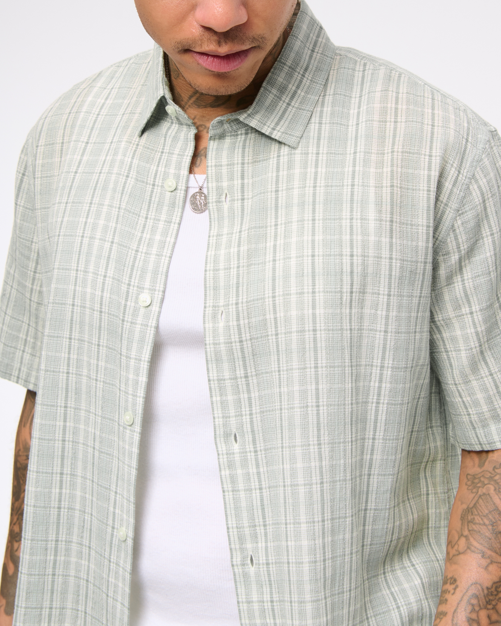 Short-Sleeve Cropped Textural Plaid Button-Up Shirt