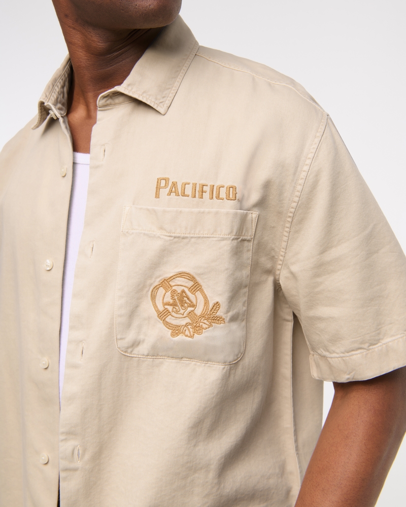 Short-Sleeve Cropped Pacífico Workwear Button-Up Shirt