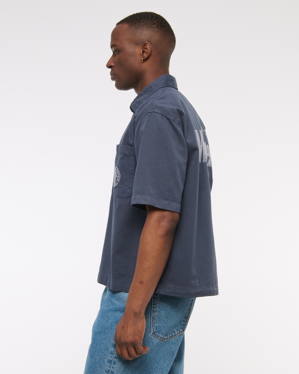 Short-Sleeve Cropped Modelo Workwear Button-Up Shirt