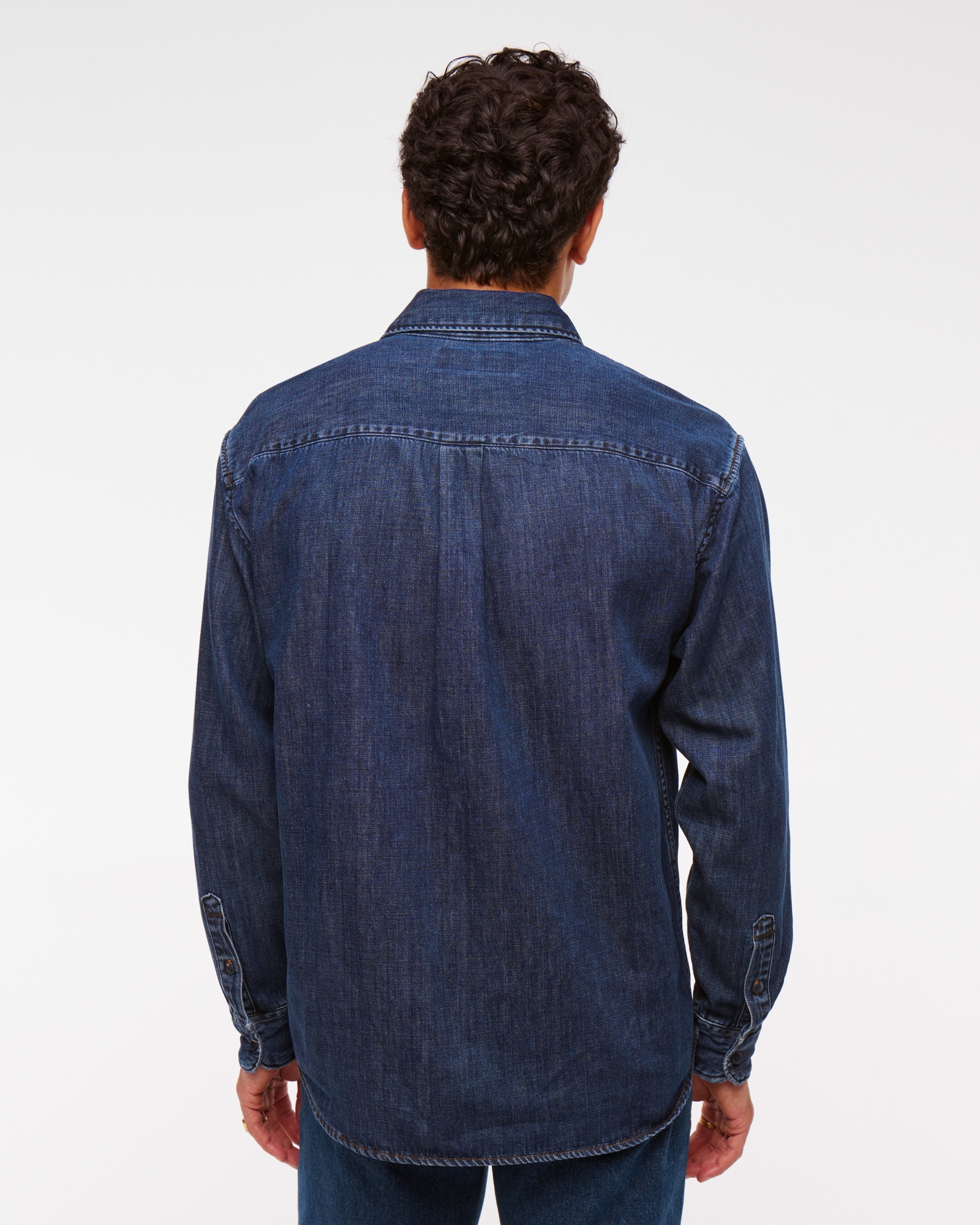 Camisa de denim abotonada