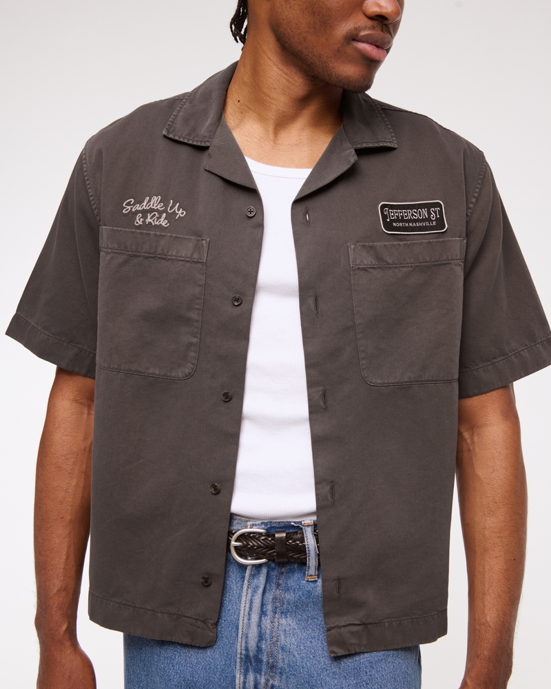 Short-Sleeve Cropped Graphic Workwear Button-Up Shirt