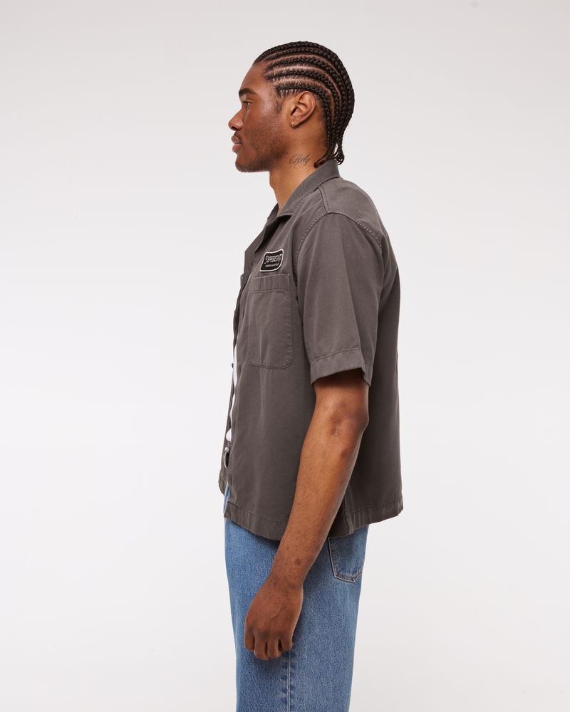 Short-Sleeve Cropped Graphic Workwear Button-Up Shirt