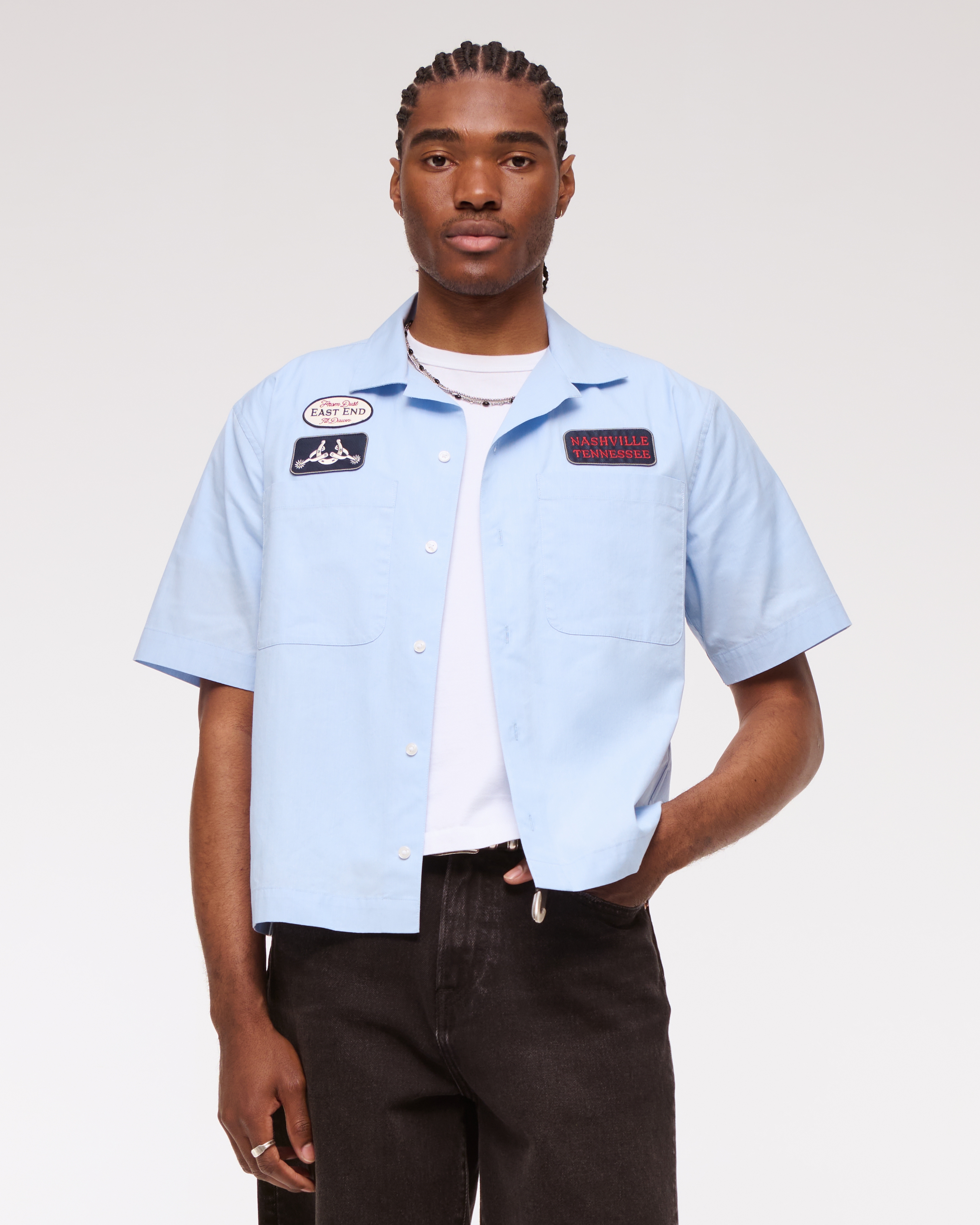Men's Short-Sleeve Cropped Graphic Workwear Button-Up Shirt