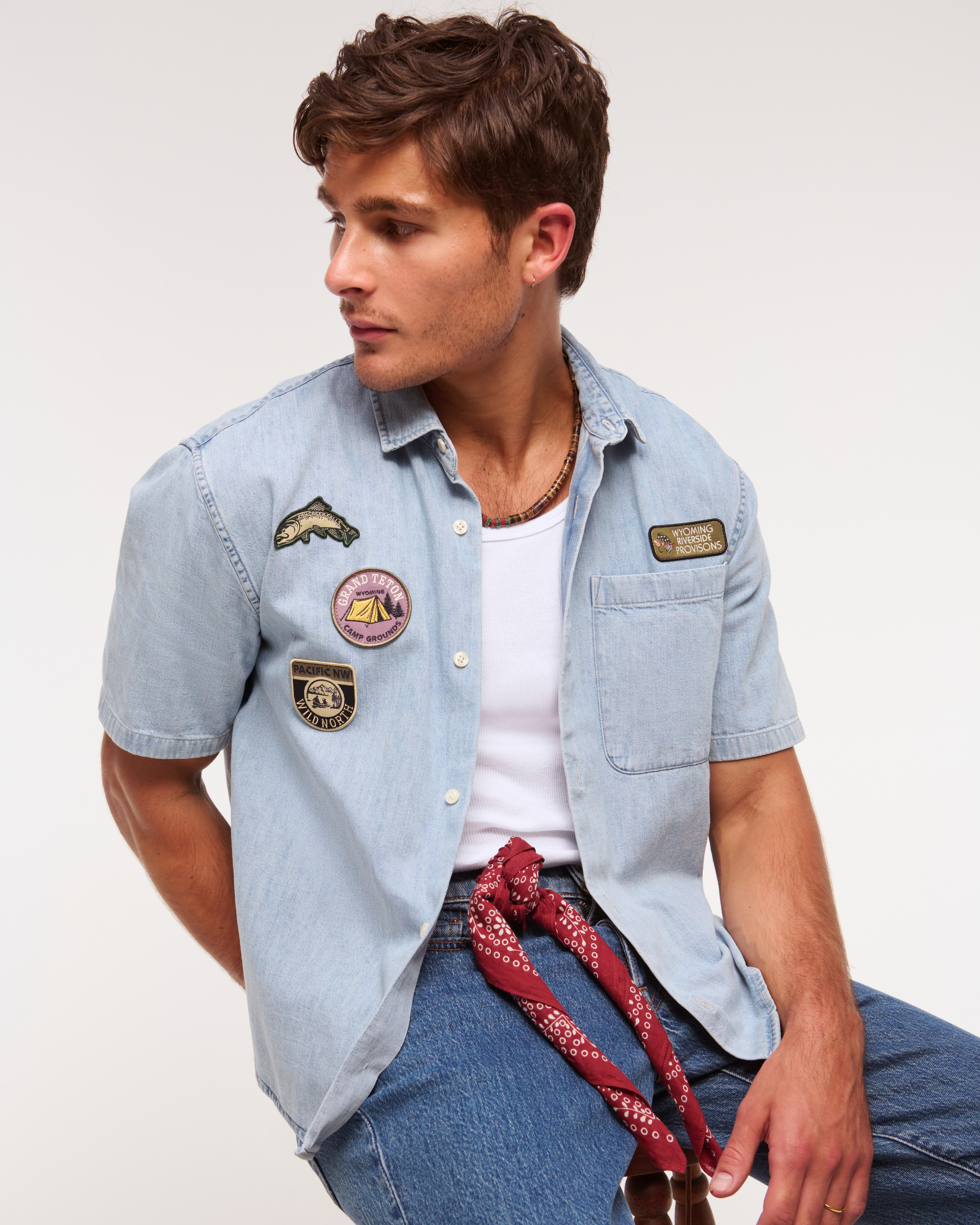 【大人気】Abercrombie & Fitch デニムボタンアップリネンシャツ メンズ 半袖クロップド グラフィック デニム ボタンアップシャツ