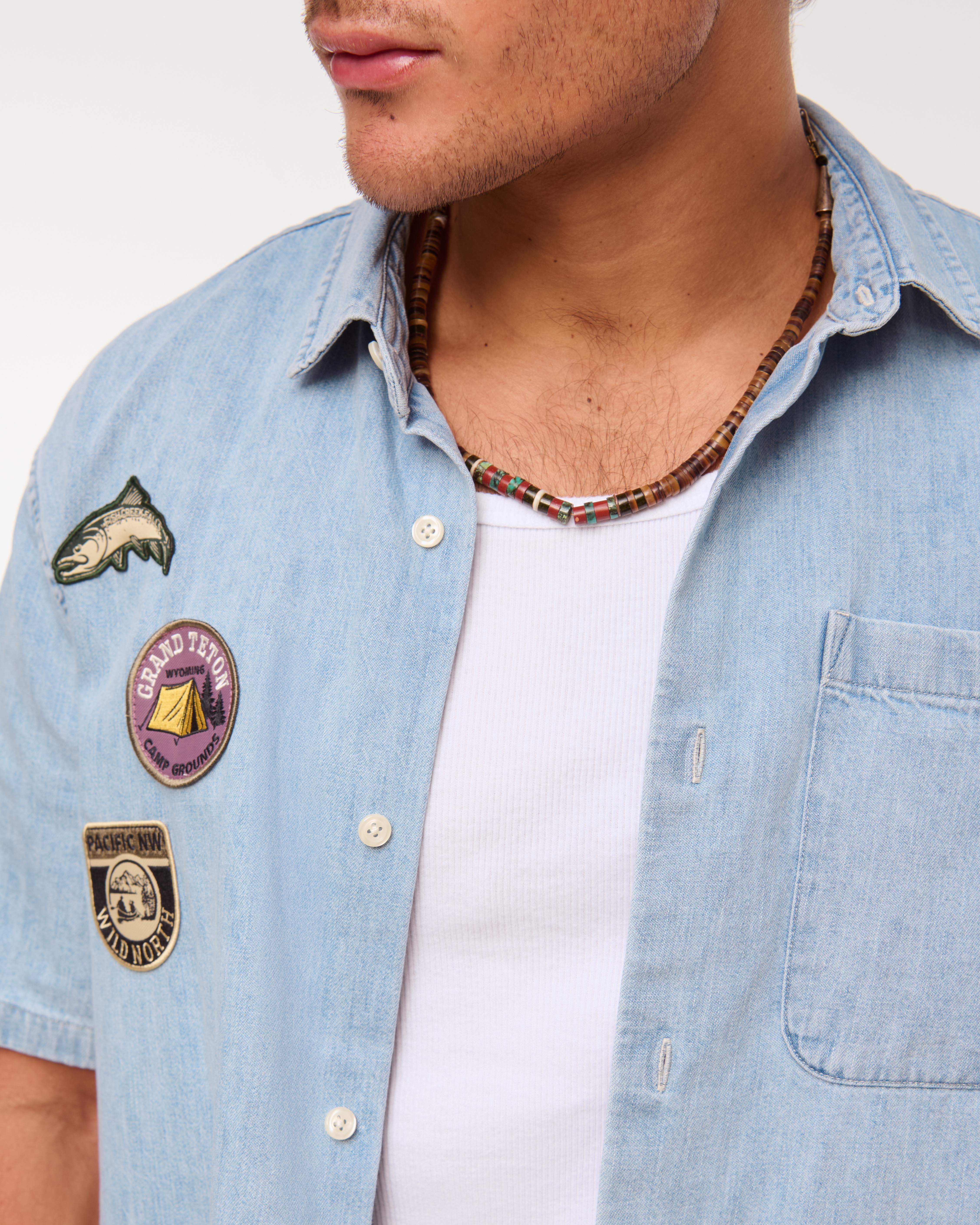 Abercrombie & Fitch★クロップグラフィックデニムボタンシャツ メンズ 半袖クロップド グラフィック デニム ボタンアップシャツ