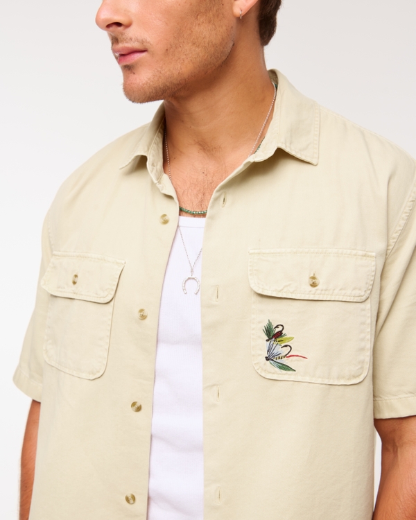 Short-Sleeve Cropped Graphic Workwear Button-Up Shirt