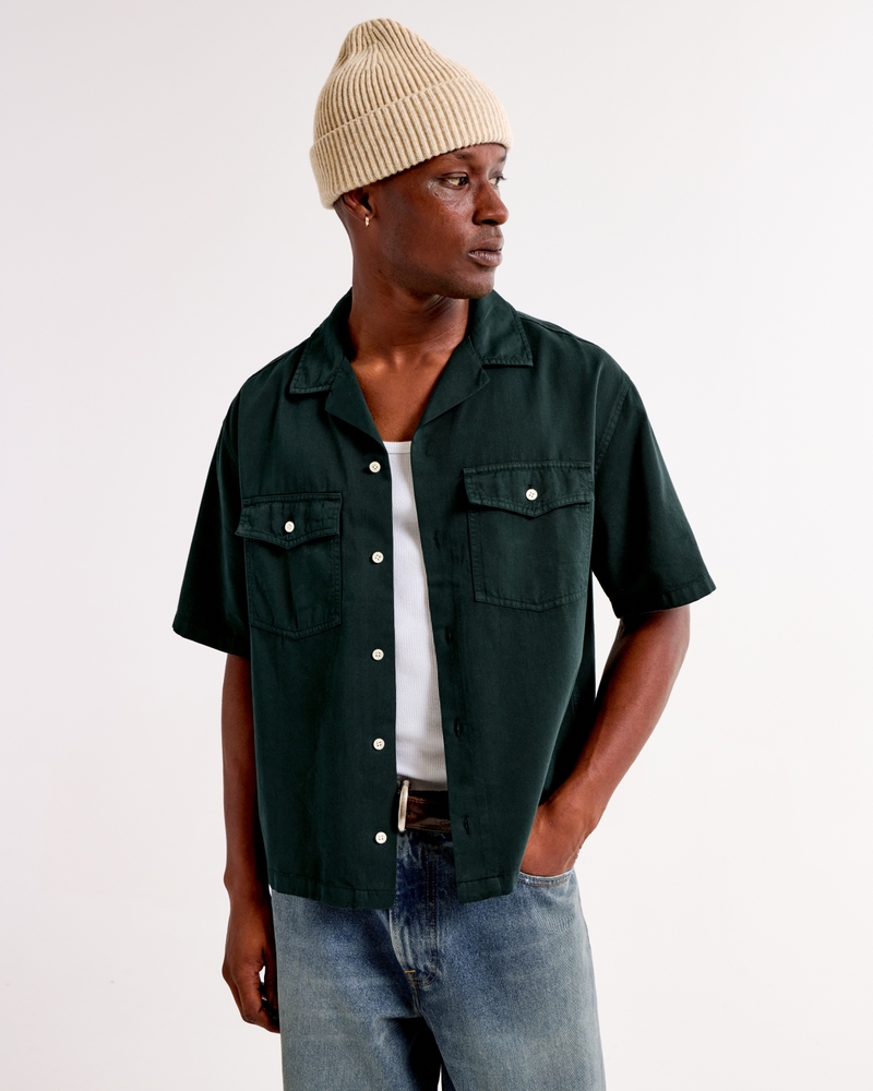Short-Sleeve Cropped Guinness Workwear Button-Up Shirt