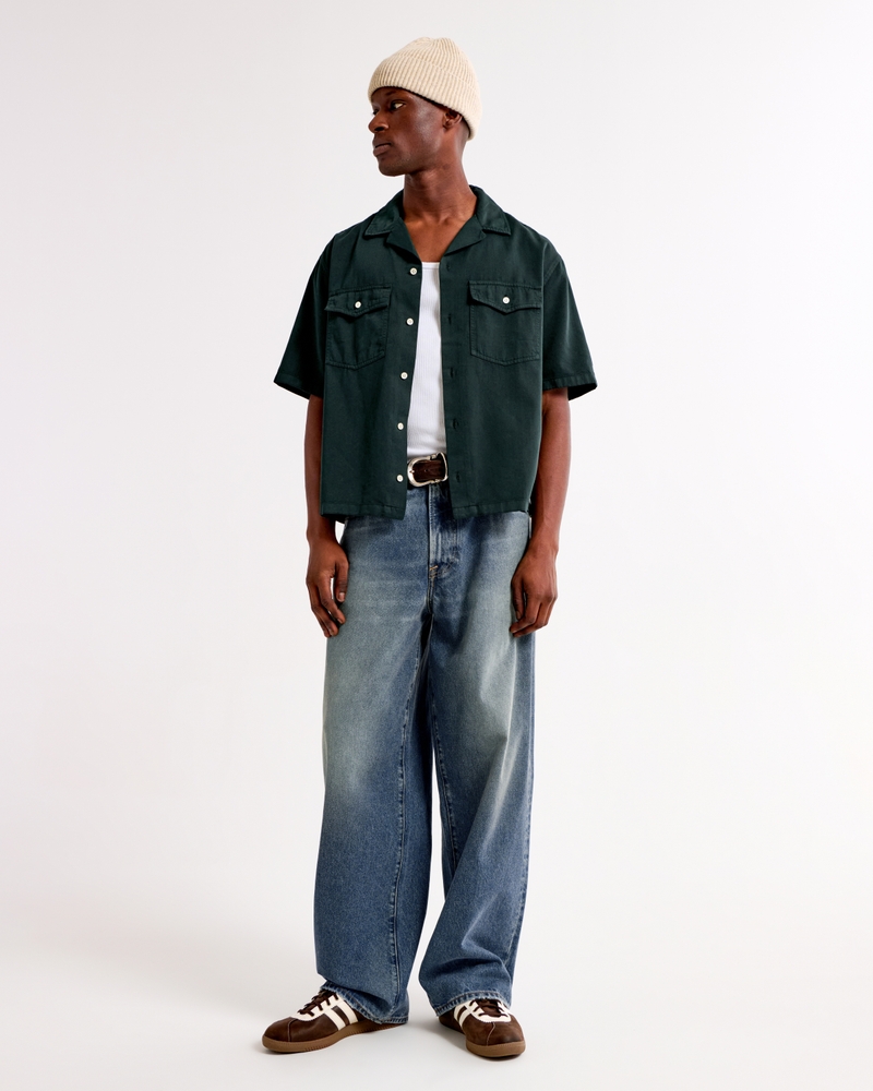 Short-Sleeve Cropped Guinness Workwear Button-Up Shirt