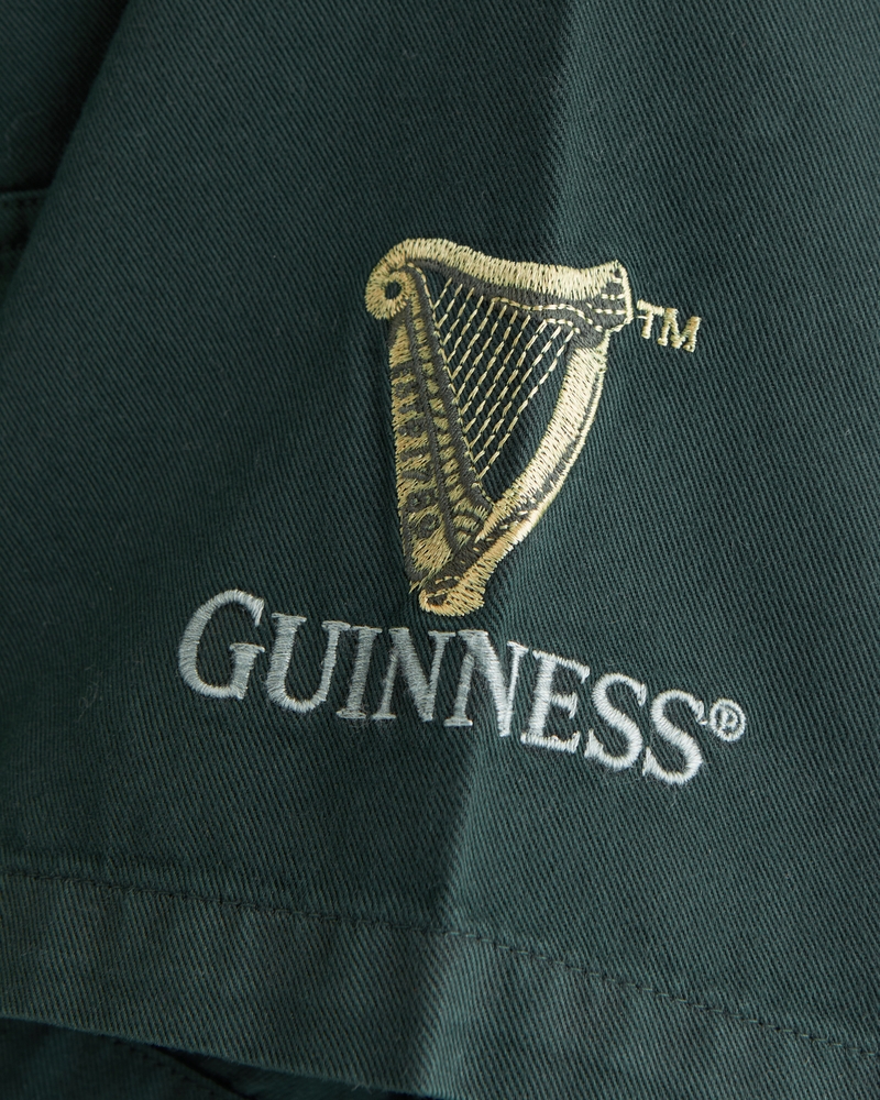 Short-Sleeve Cropped Guinness Workwear Button-Up Shirt