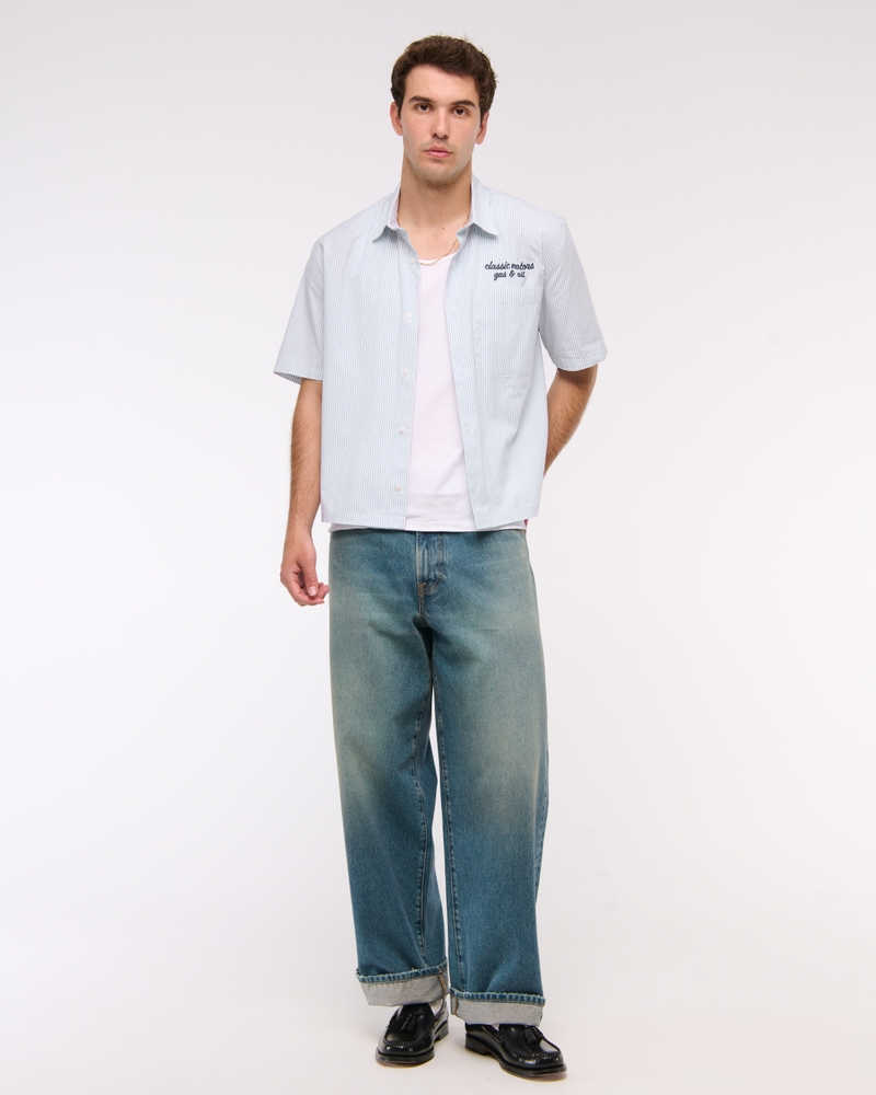 Men's Short-Sleeve Cropped Graphic Workwear Button-Up Shirt