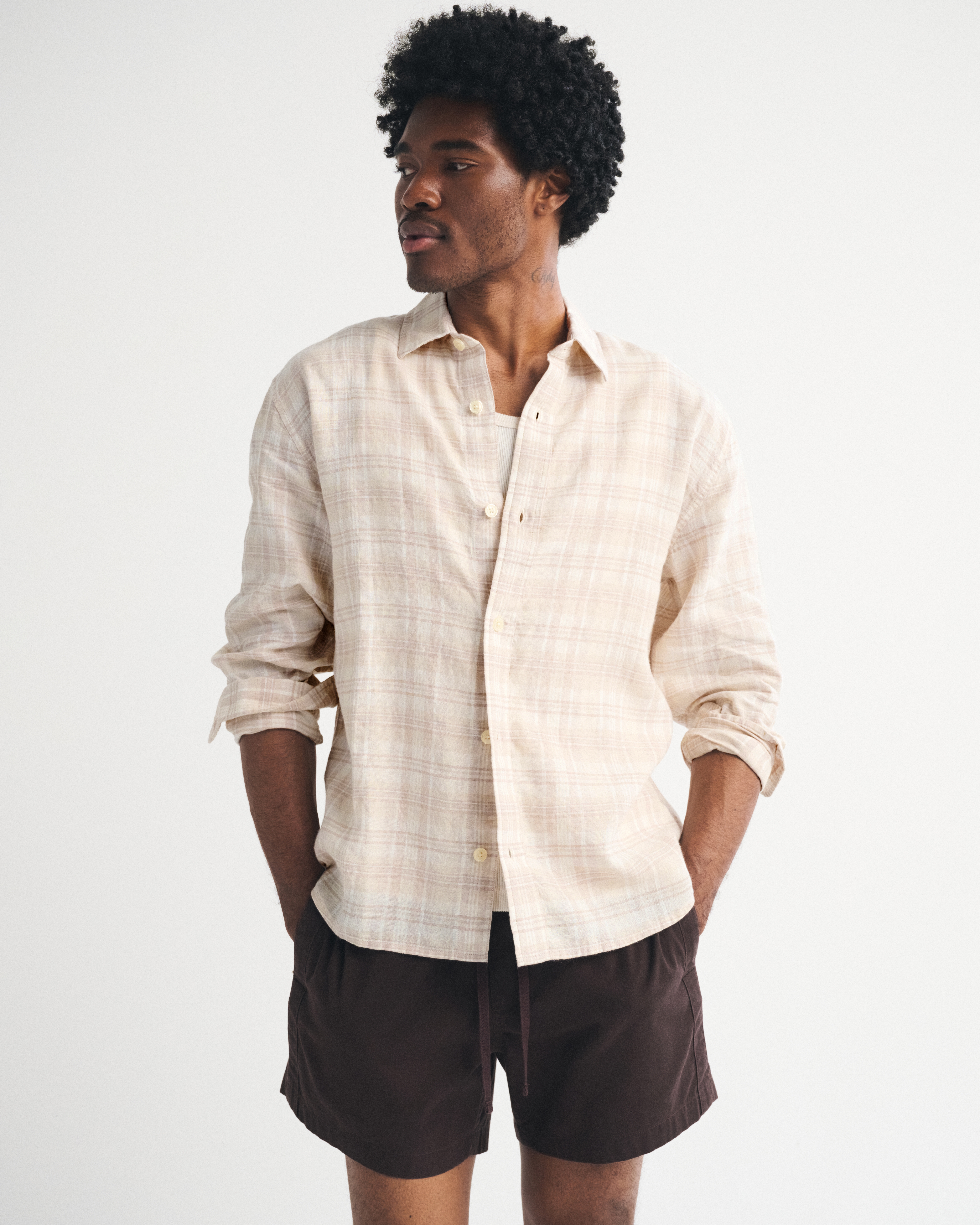 Мужская рубашка Abercrombie & Fitch Linen-Blend Plaid, цвет: Кремовый клетчатый — фото 3