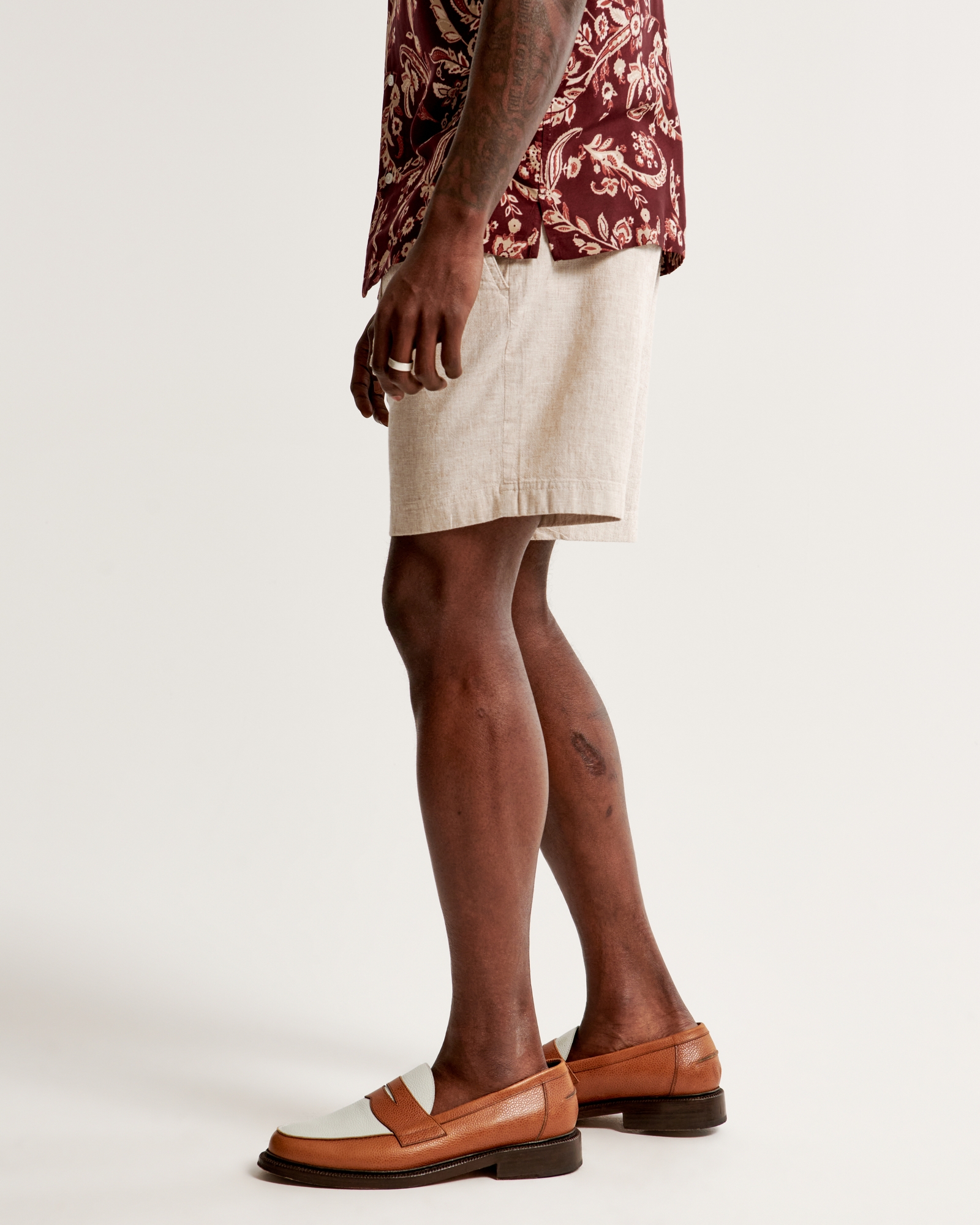 Relaxed Linen-Blend Pull-On Short