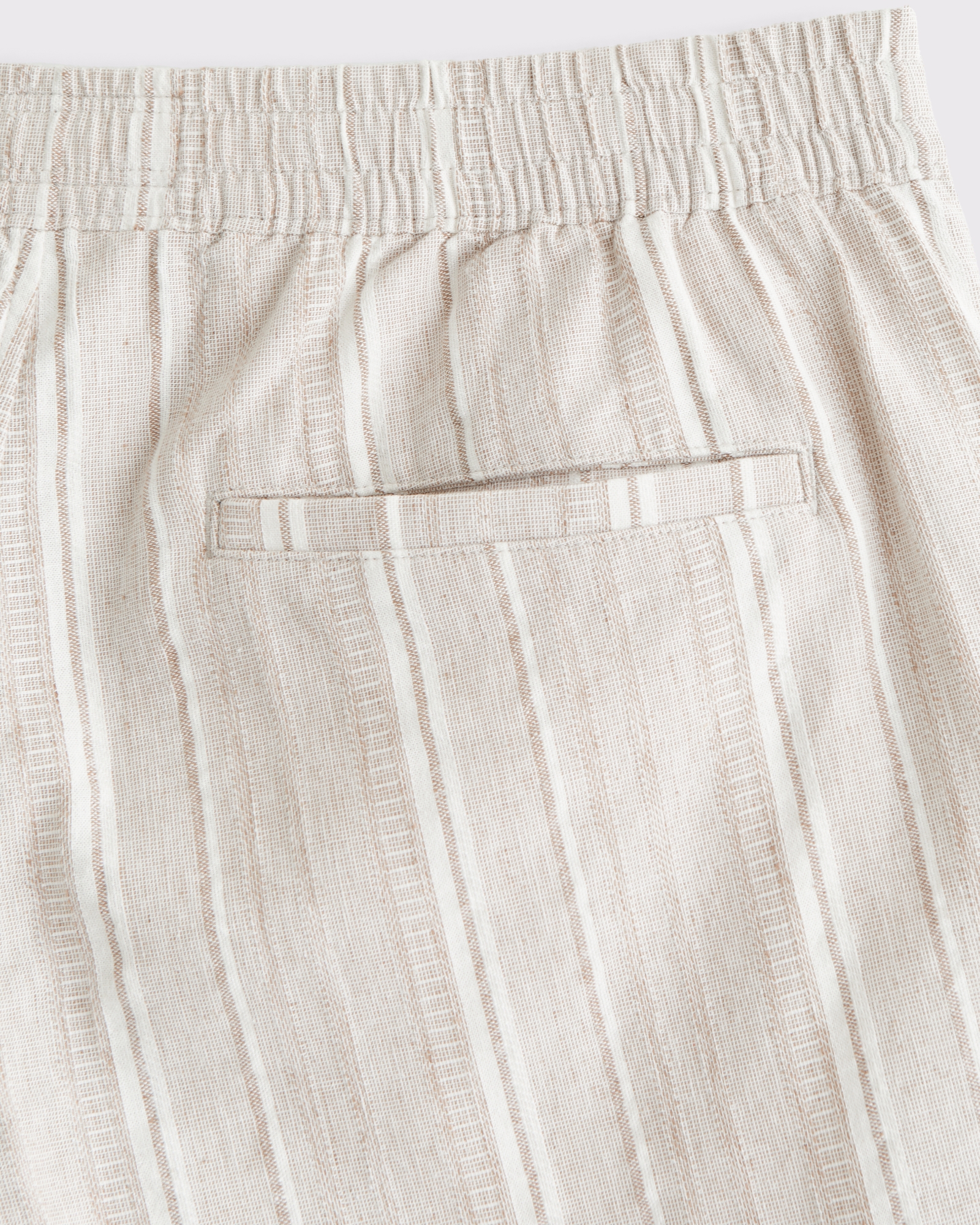 Relaxed Linen-Blend Pull-On Short