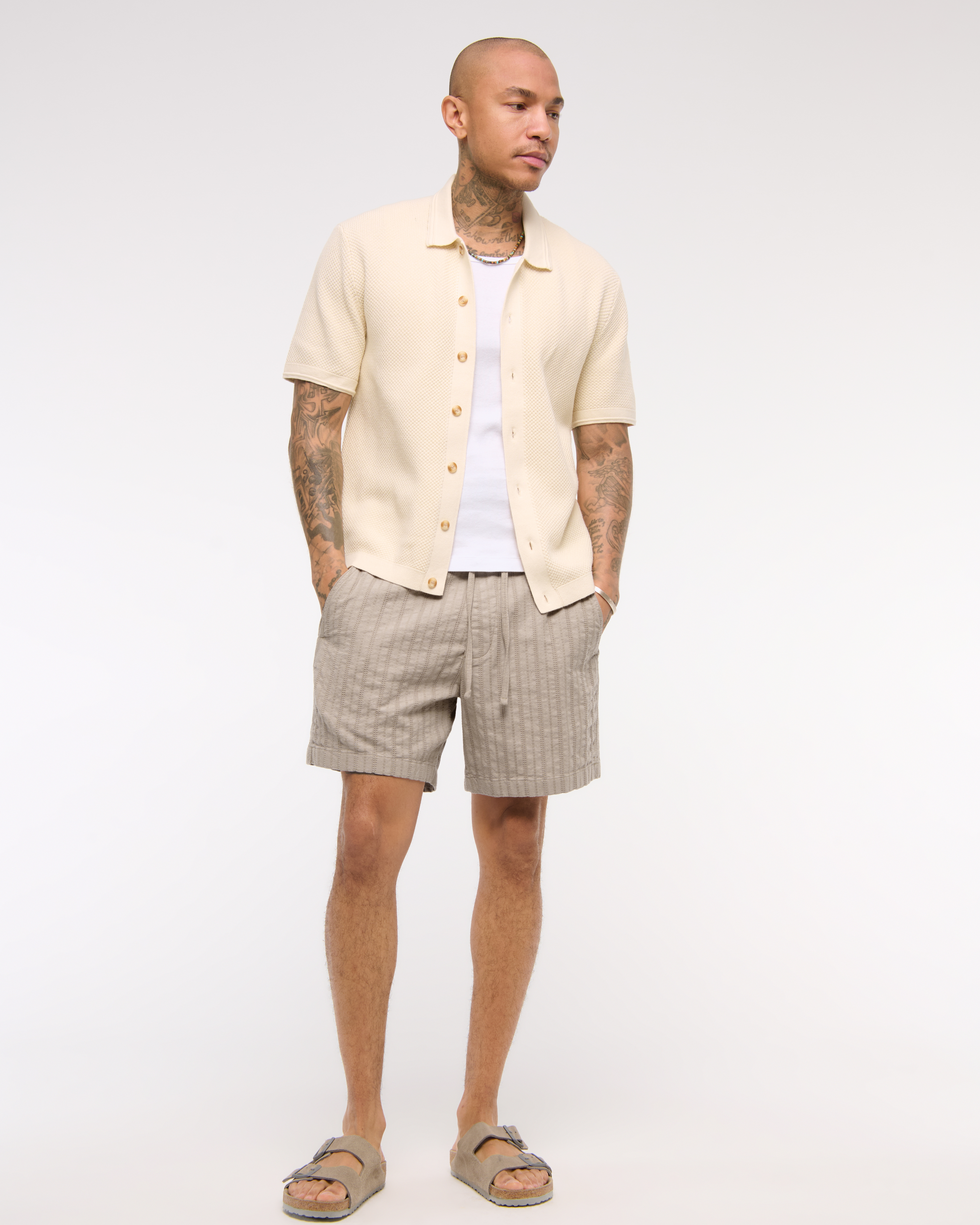 Abercrombie & Fitch Textured Pull-on Short In Gray