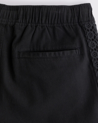 Linen-Blend Lace-Pieced Pull-On Short