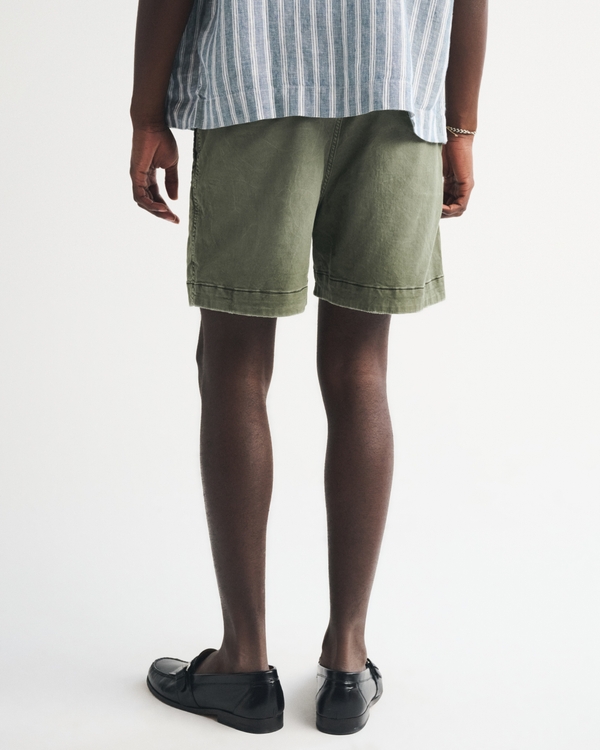select to zoom model image